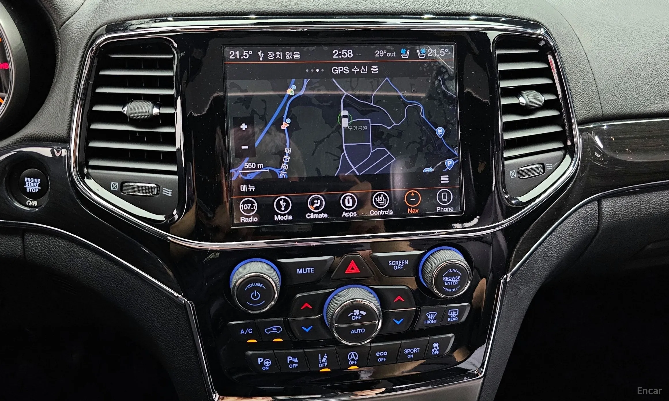 Jeep Grand Cherokee превью 16