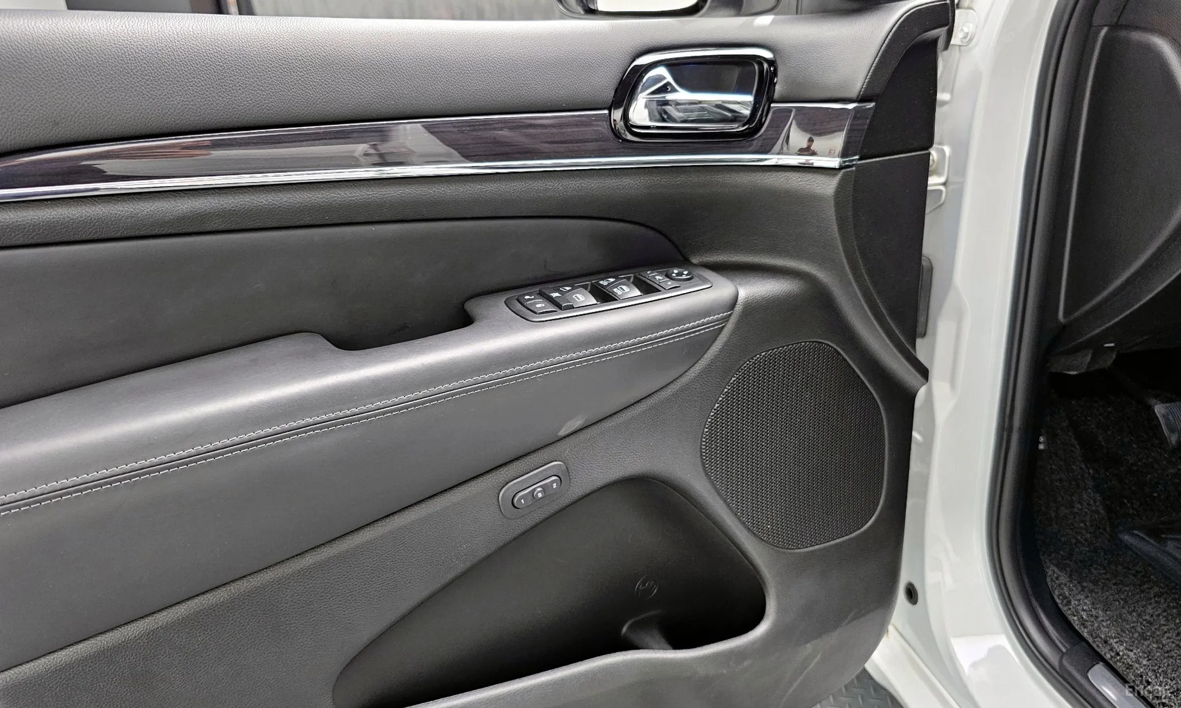 Jeep Grand Cherokee превью 17