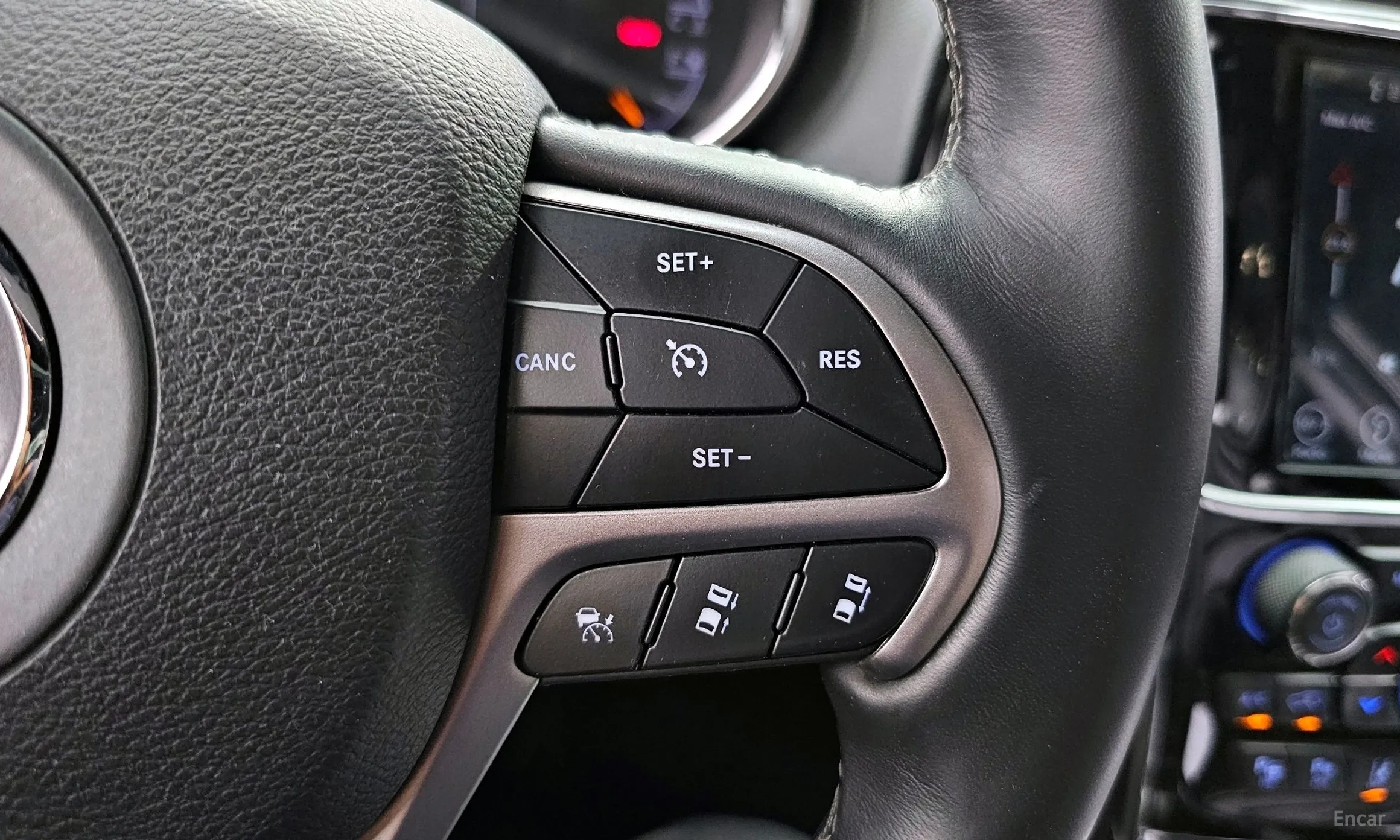 Jeep Grand Cherokee превью 18
