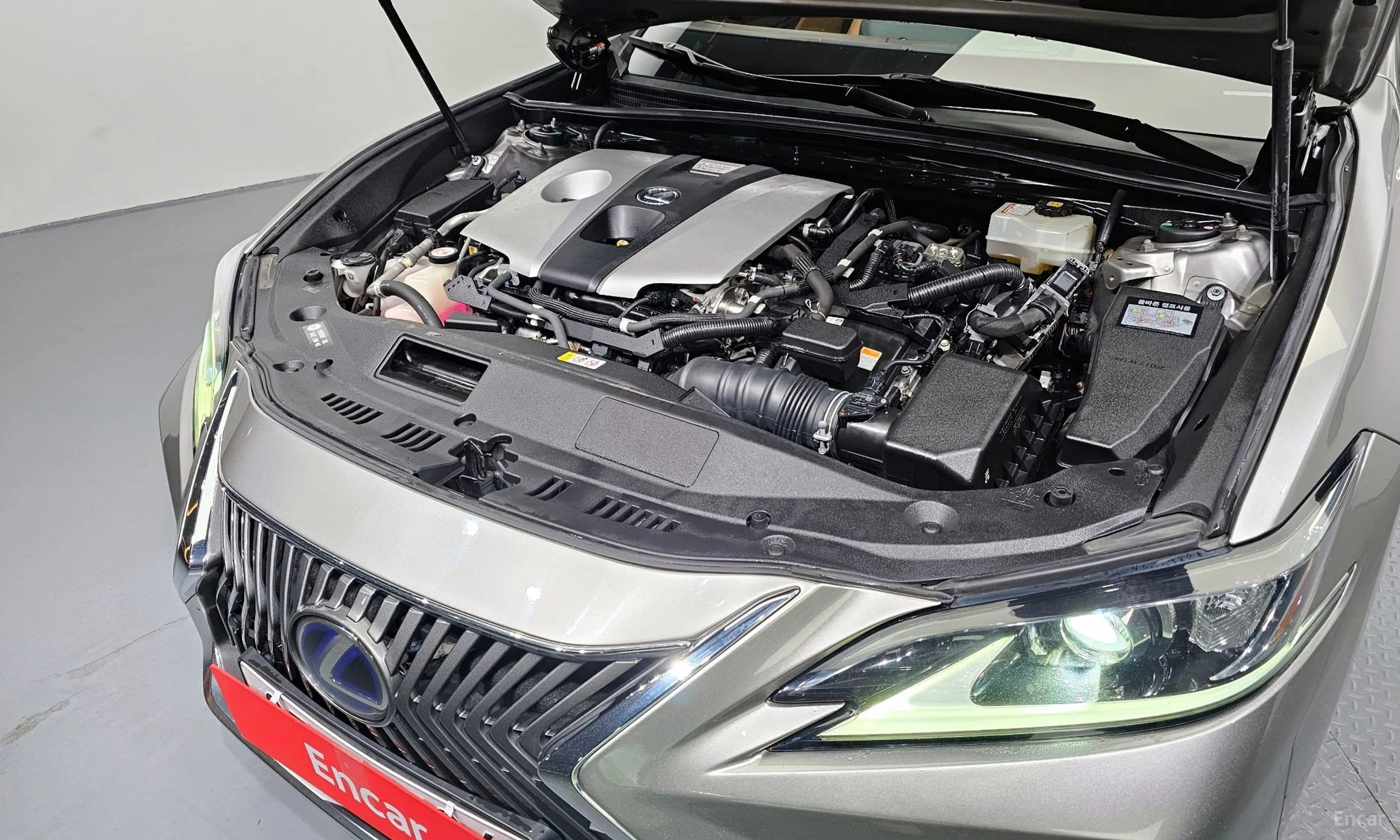Lexus ES300h 7th Generation превью 6