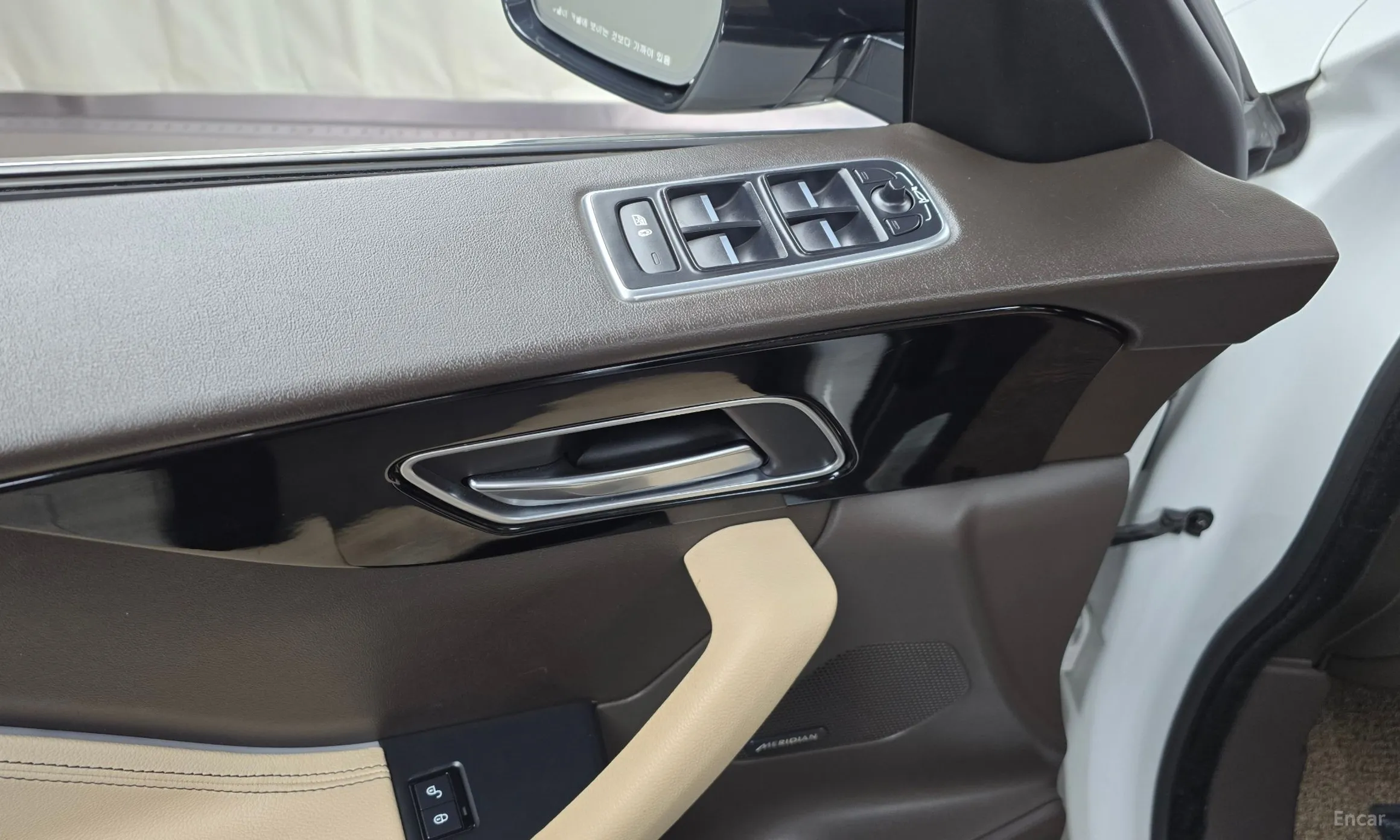 Jaguar F-PACE превью 16