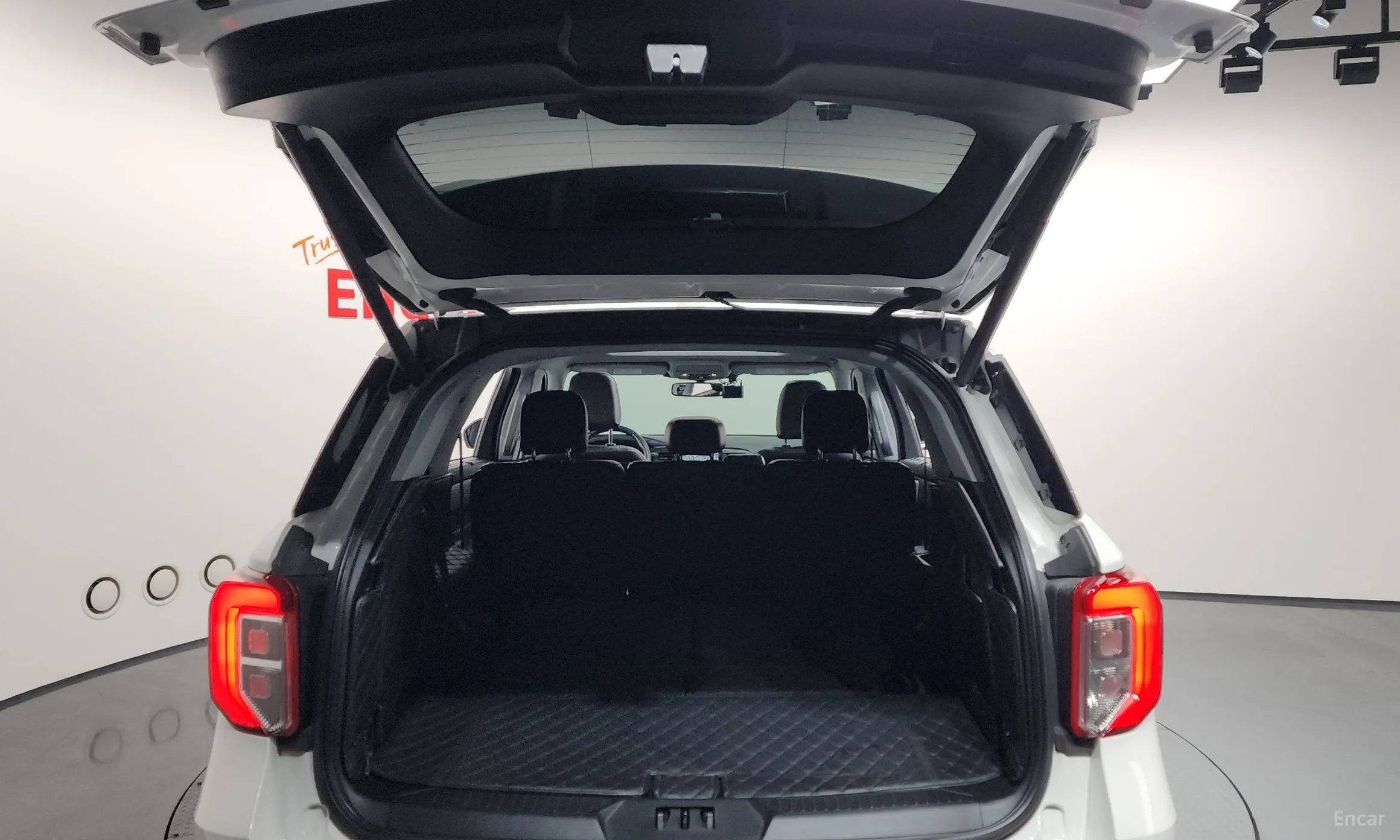 Ford Explorer 6th Generation превью 20