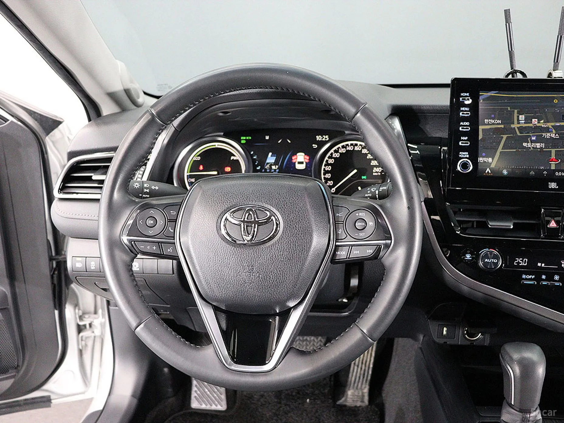 Toyota Camry (XV70) превью 12