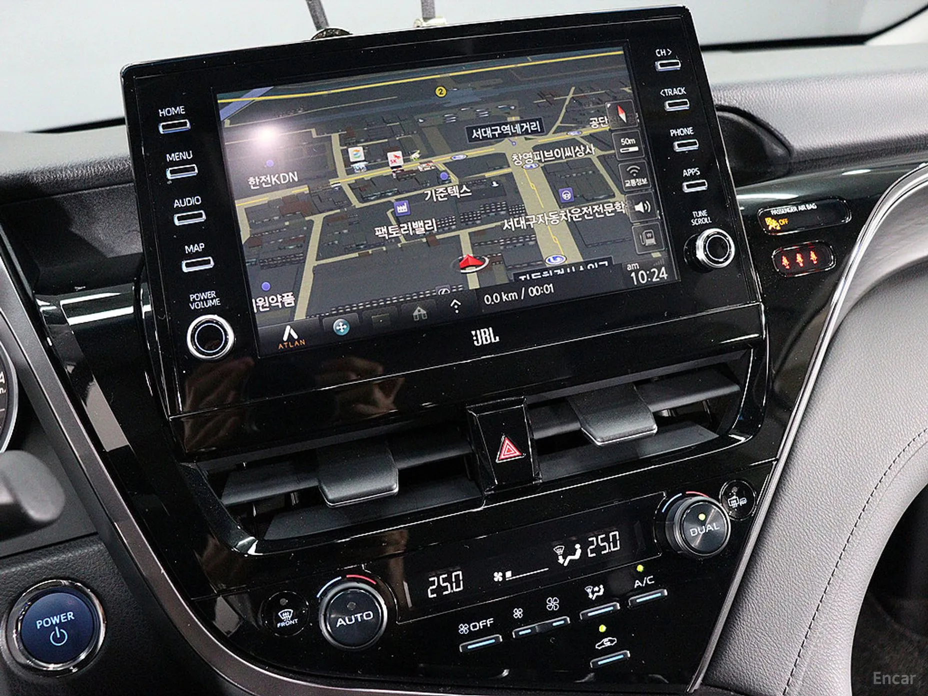 Toyota Camry (XV70) превью 13