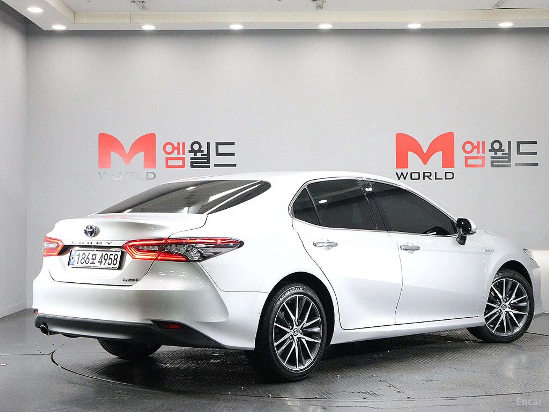 Toyota Camry (XV70) превью 4