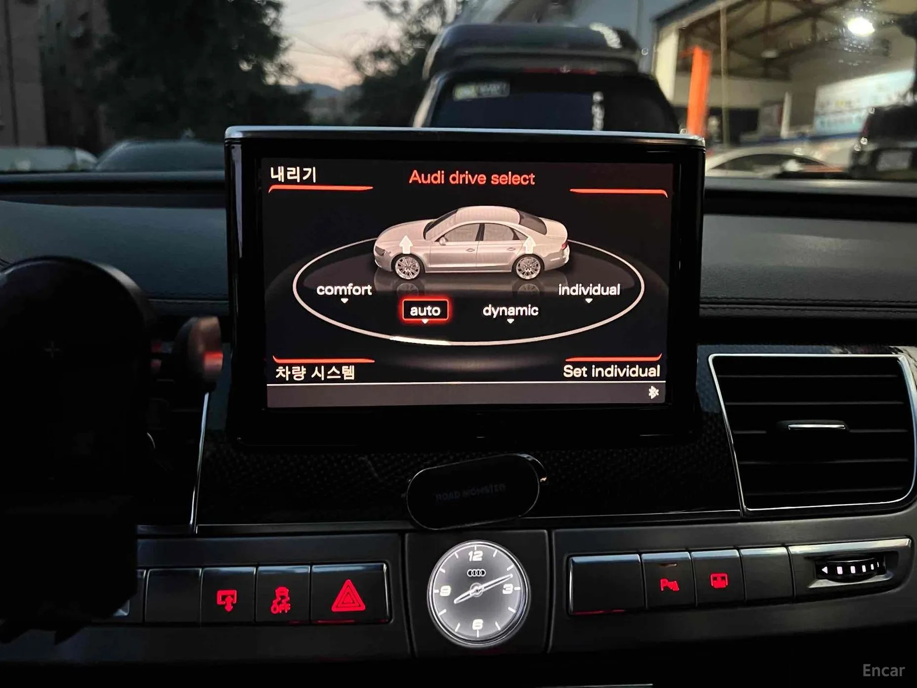 Audi S8 превью 14