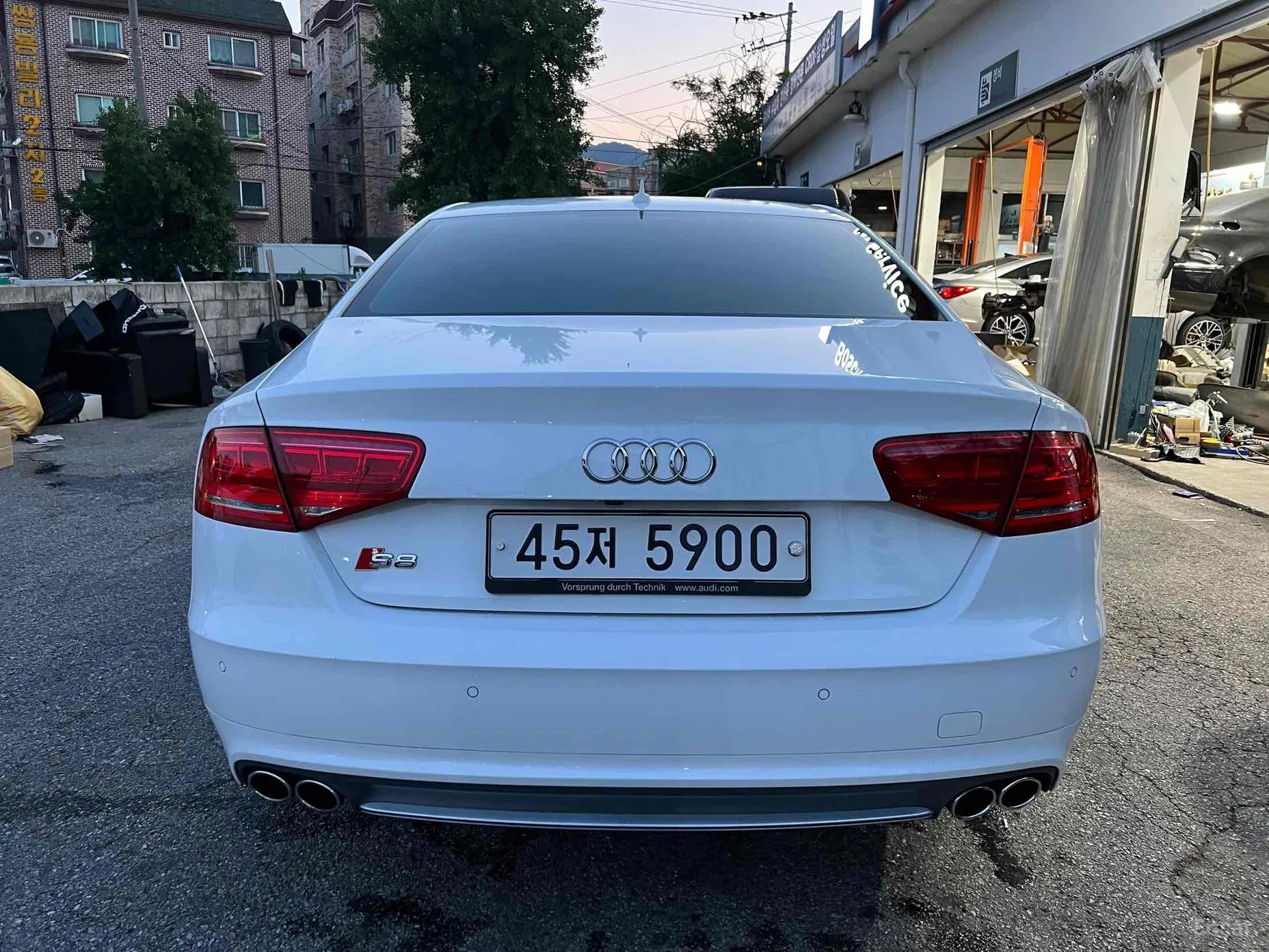 Audi S8 превью 4