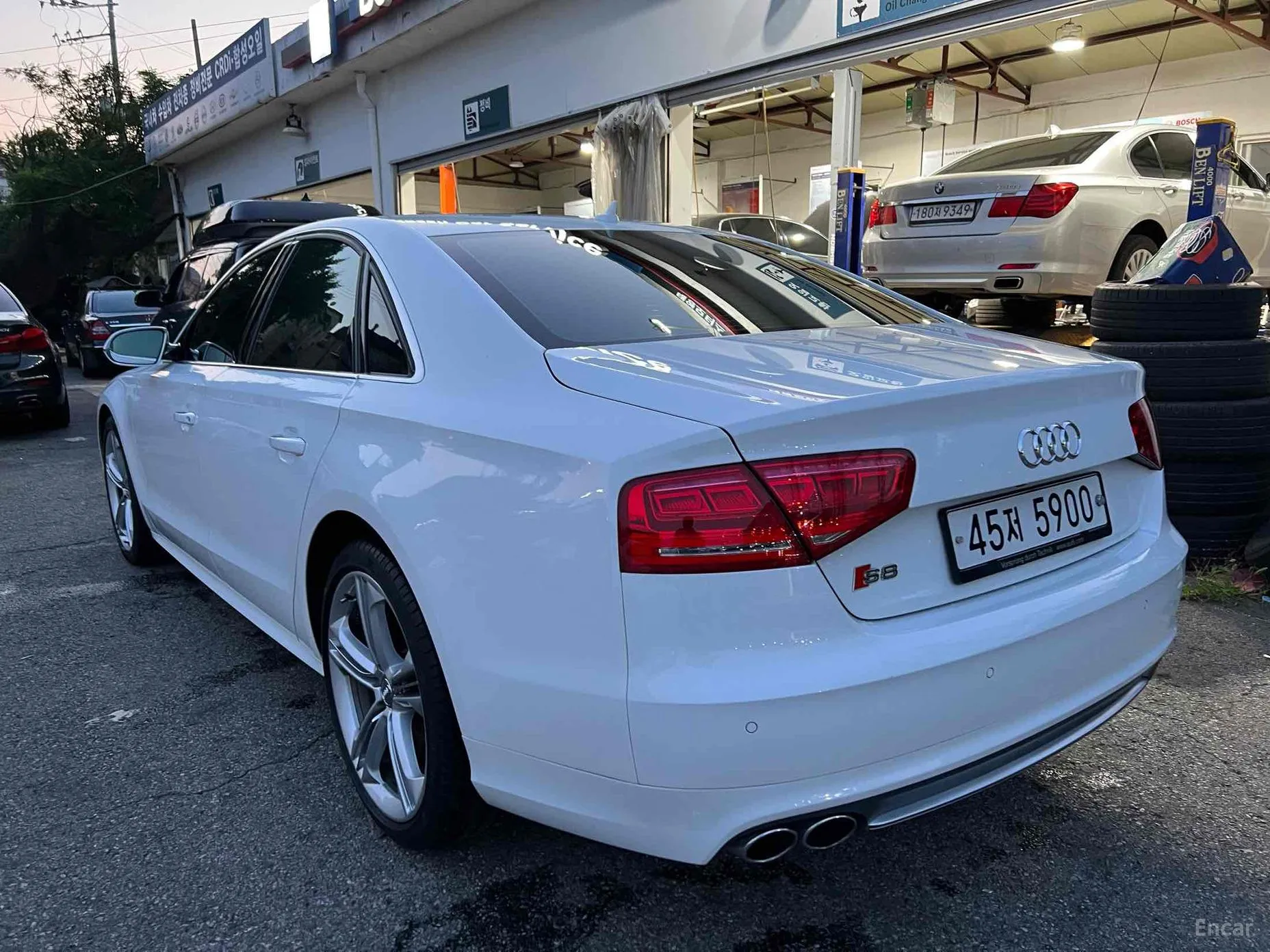 Audi S8 превью 6