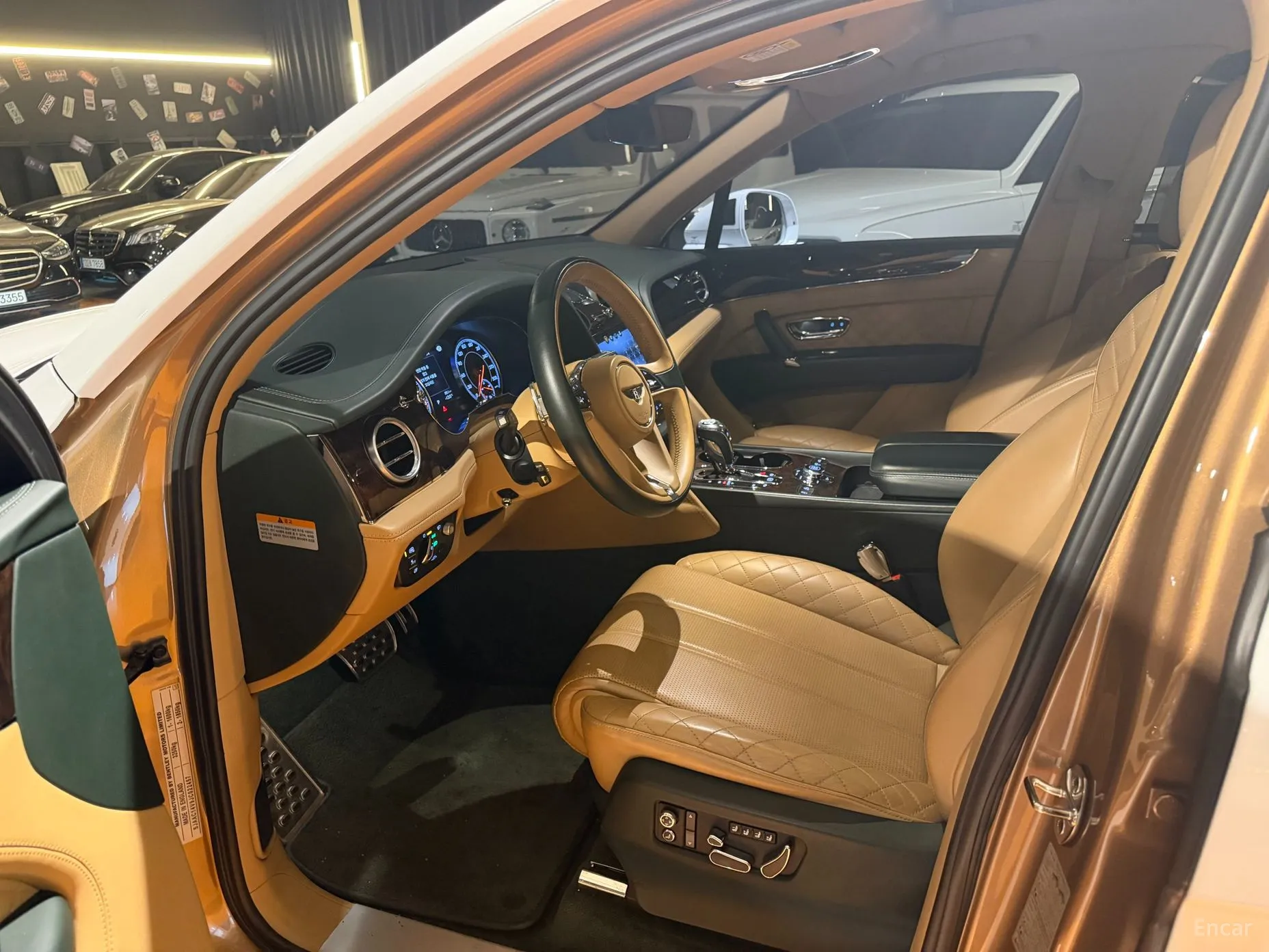 Bentley Bentayga превью 12