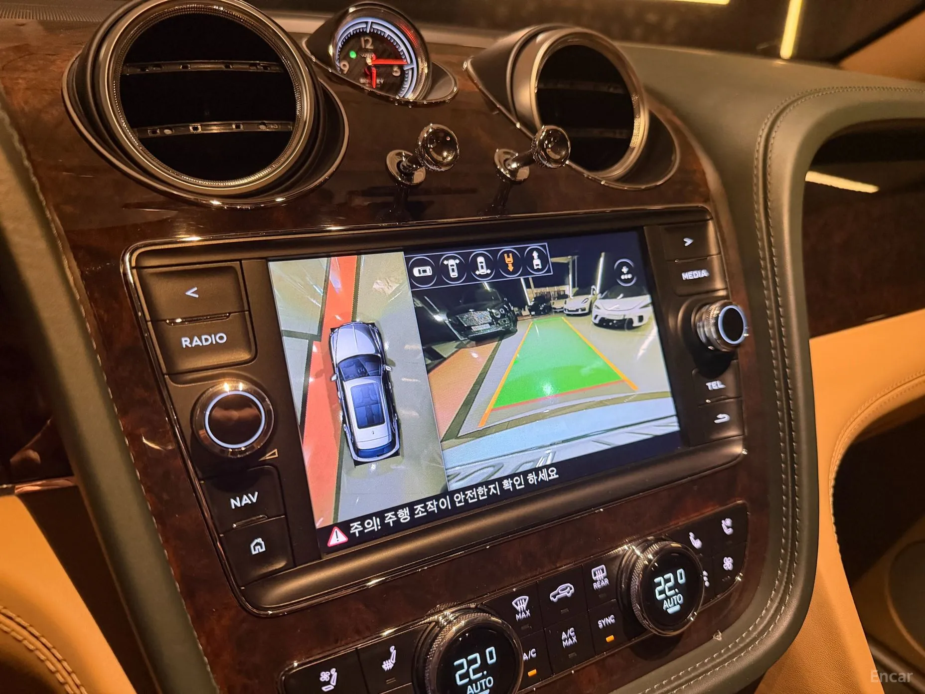 Bentley Bentayga превью 16
