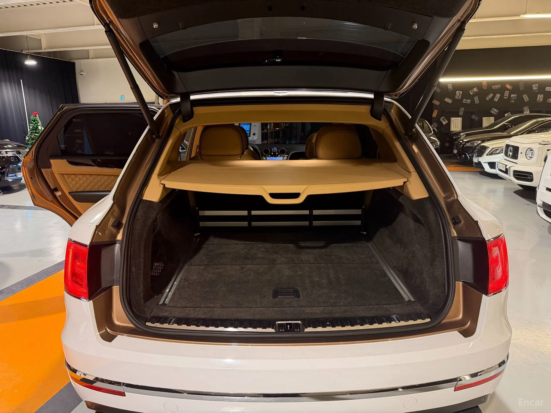 Bentley Bentayga превью 17