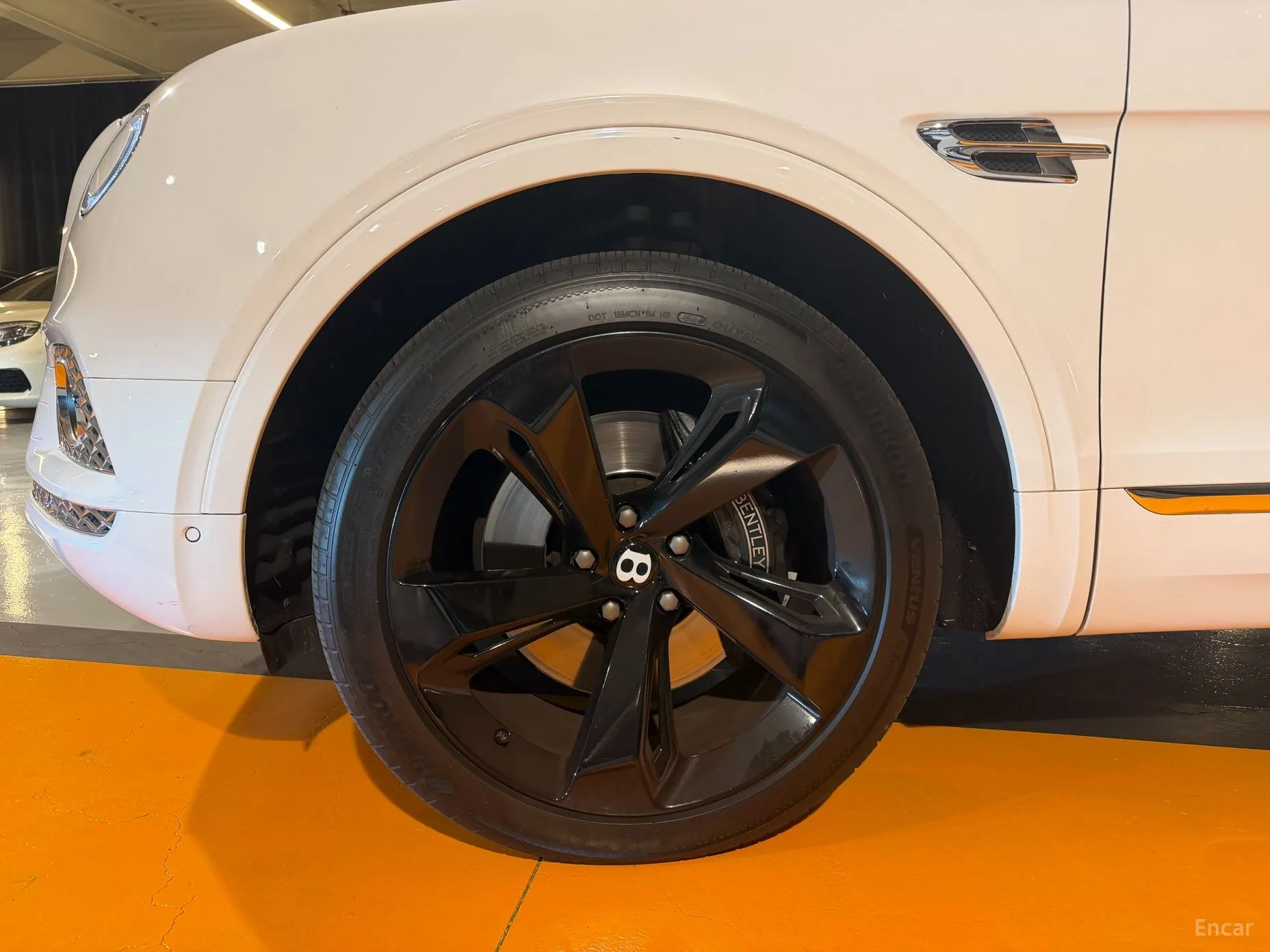 Bentley Bentayga превью 7
