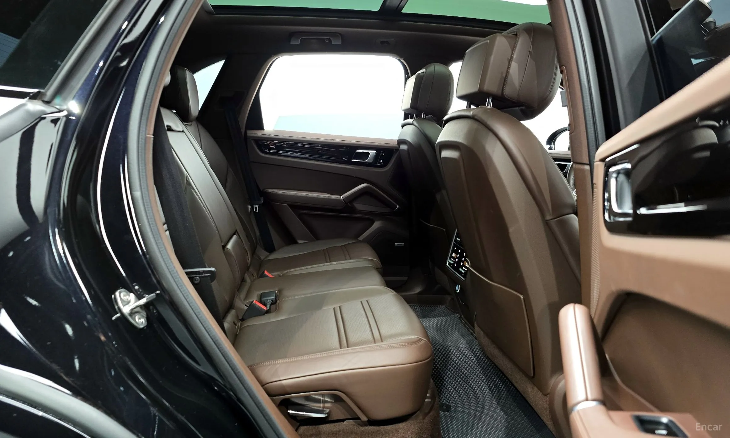 Porsche Cayenne (PO536) превью 12