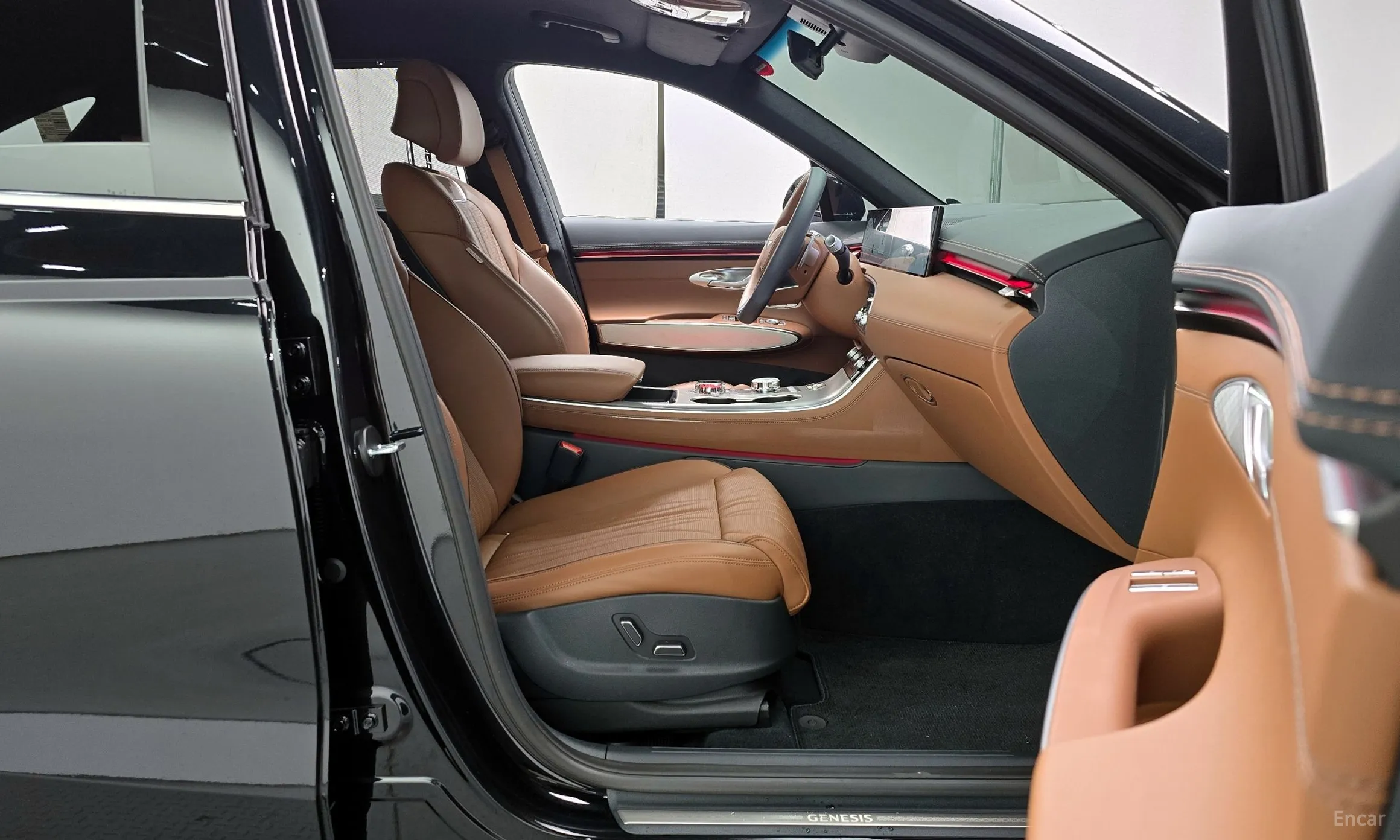 Genesis GV70 превью 10