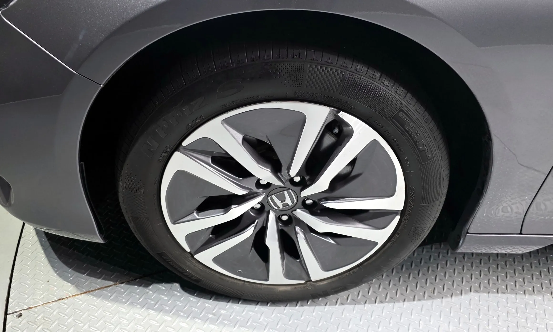 Honda Accord 10th Generation превью 5