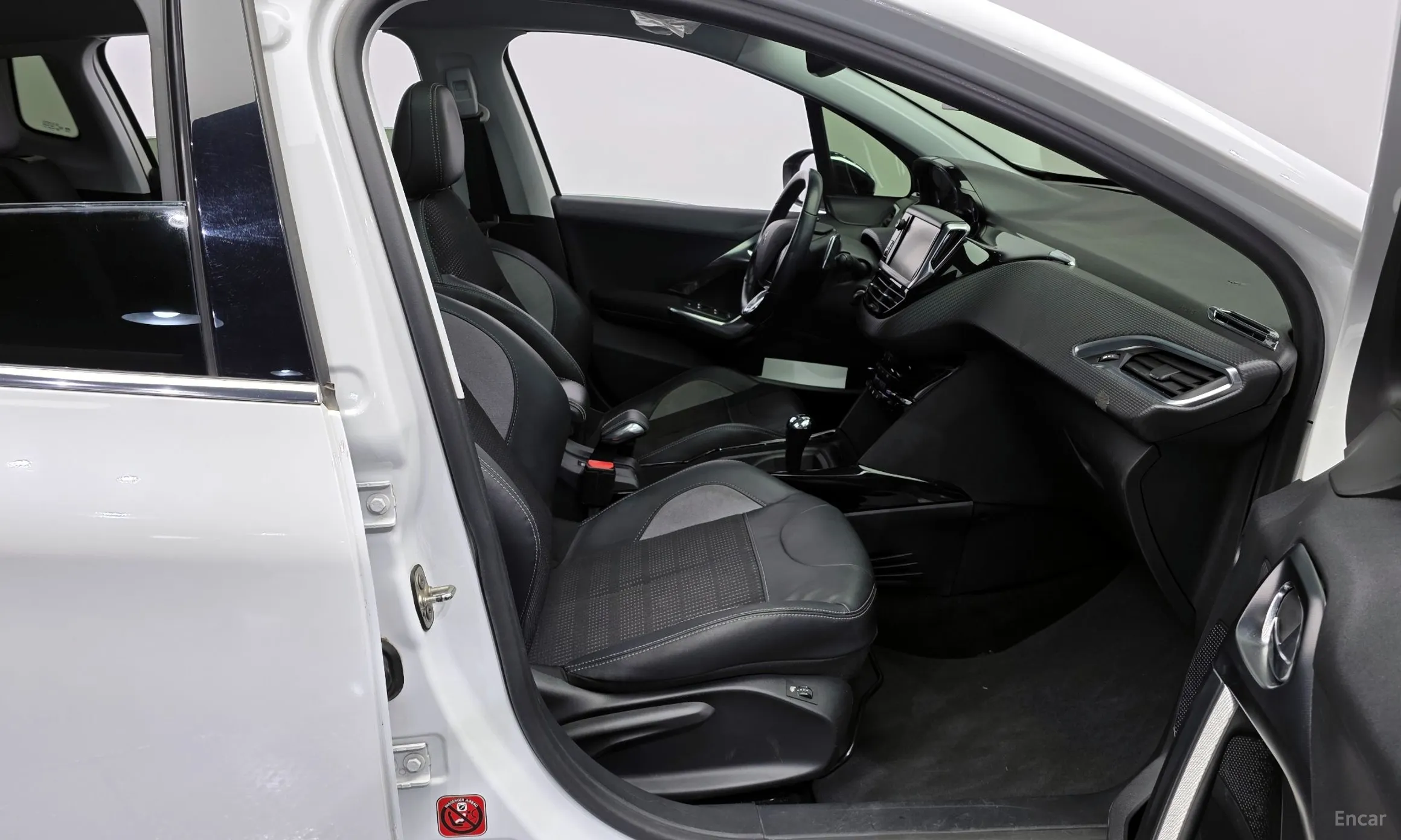 Peugeot 2008. превью 10