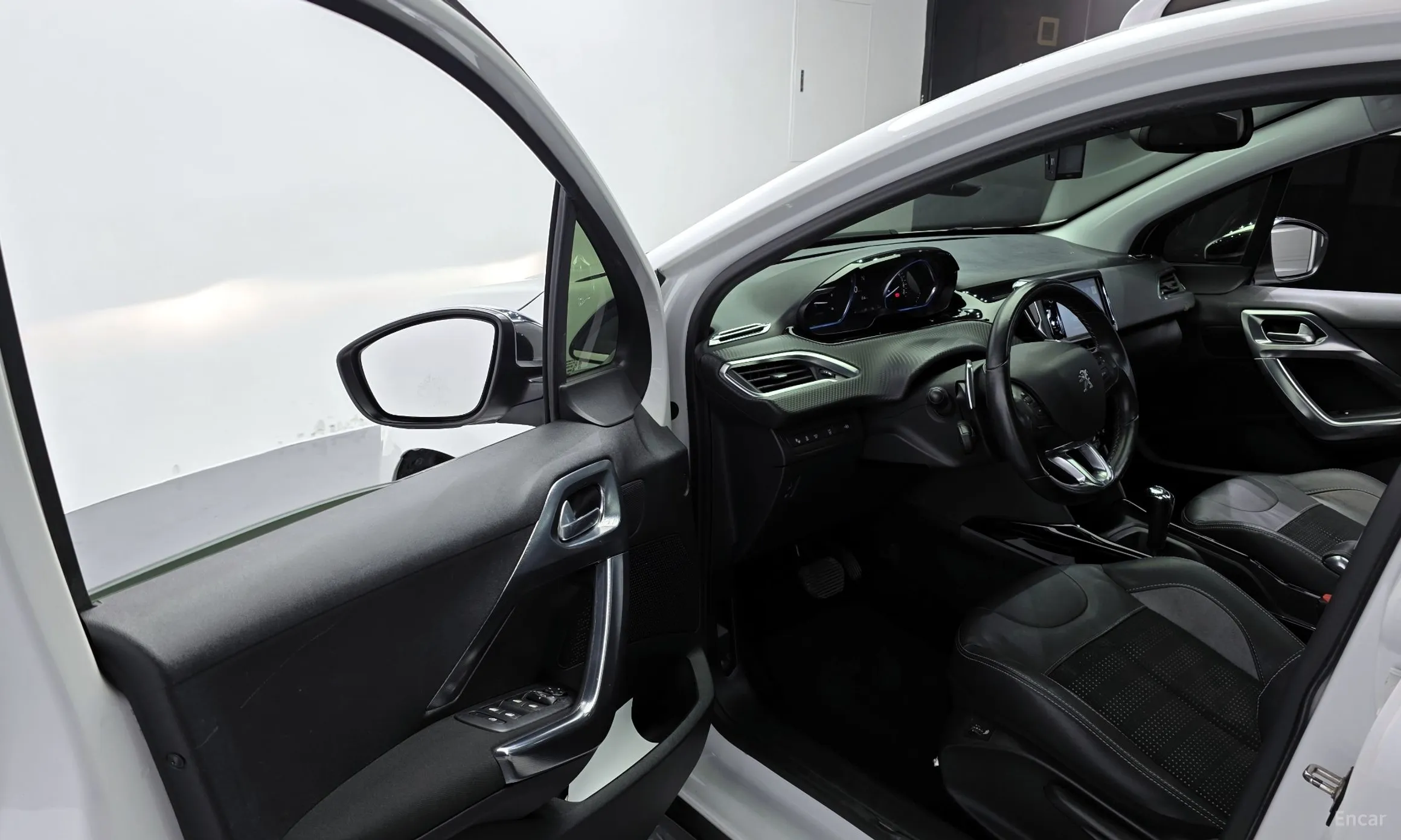 Peugeot 2008. превью 11