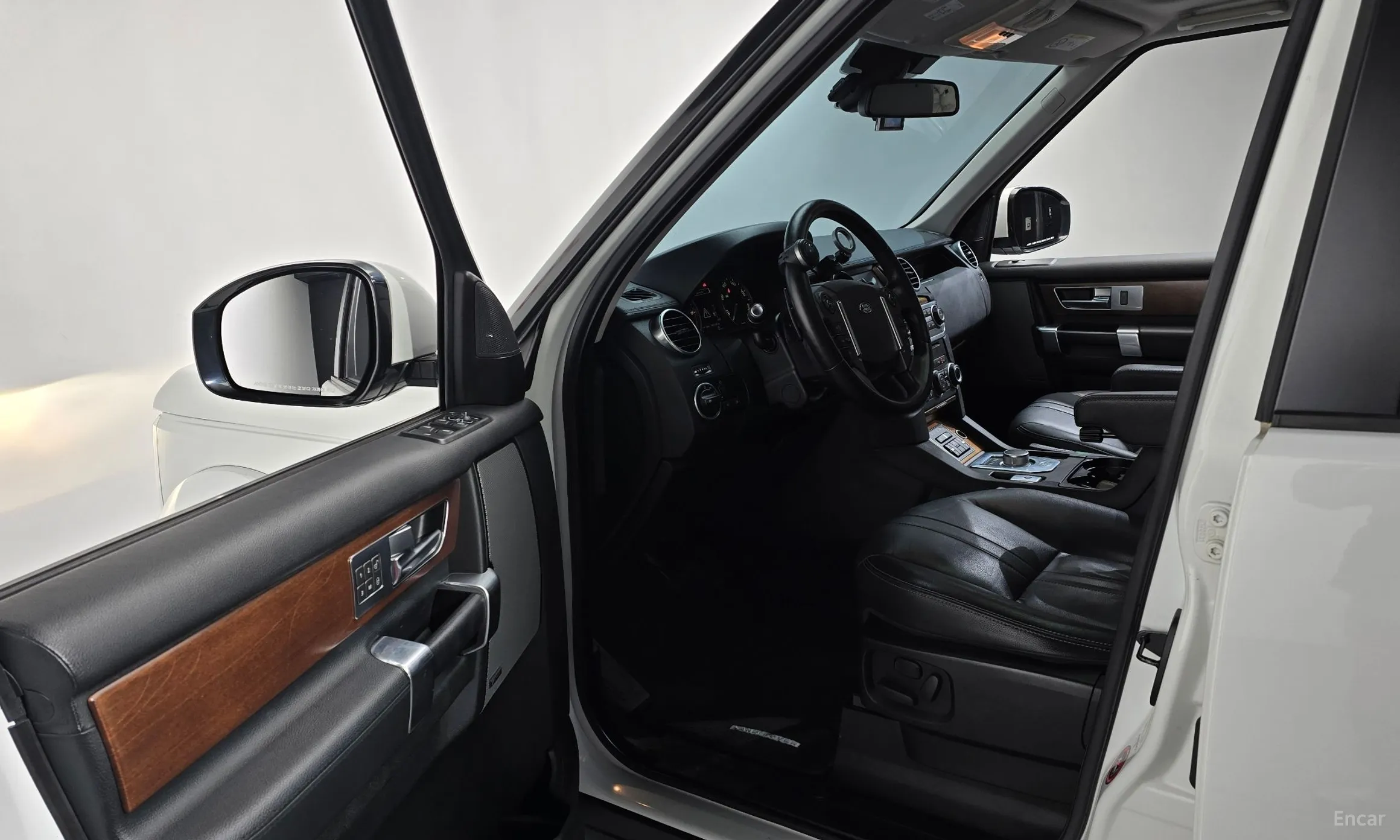 Land Rover Discovery 4 превью 10