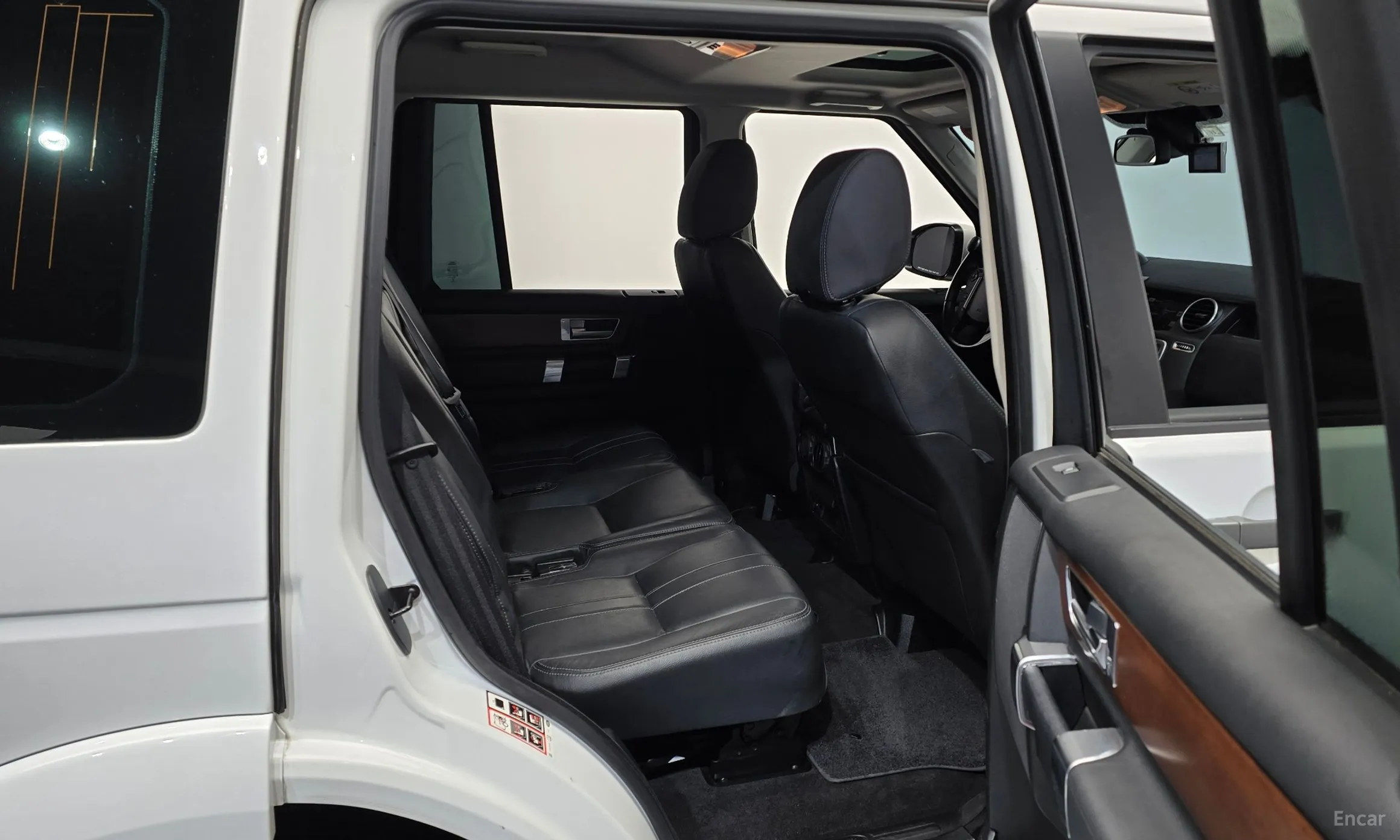 Land Rover Discovery 4 превью 12