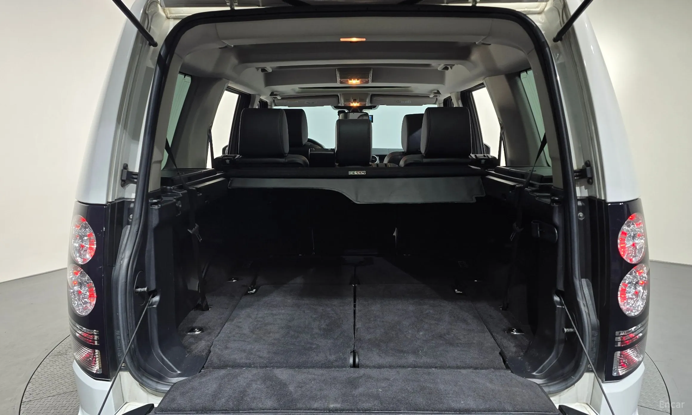Land Rover Discovery 4 превью 20