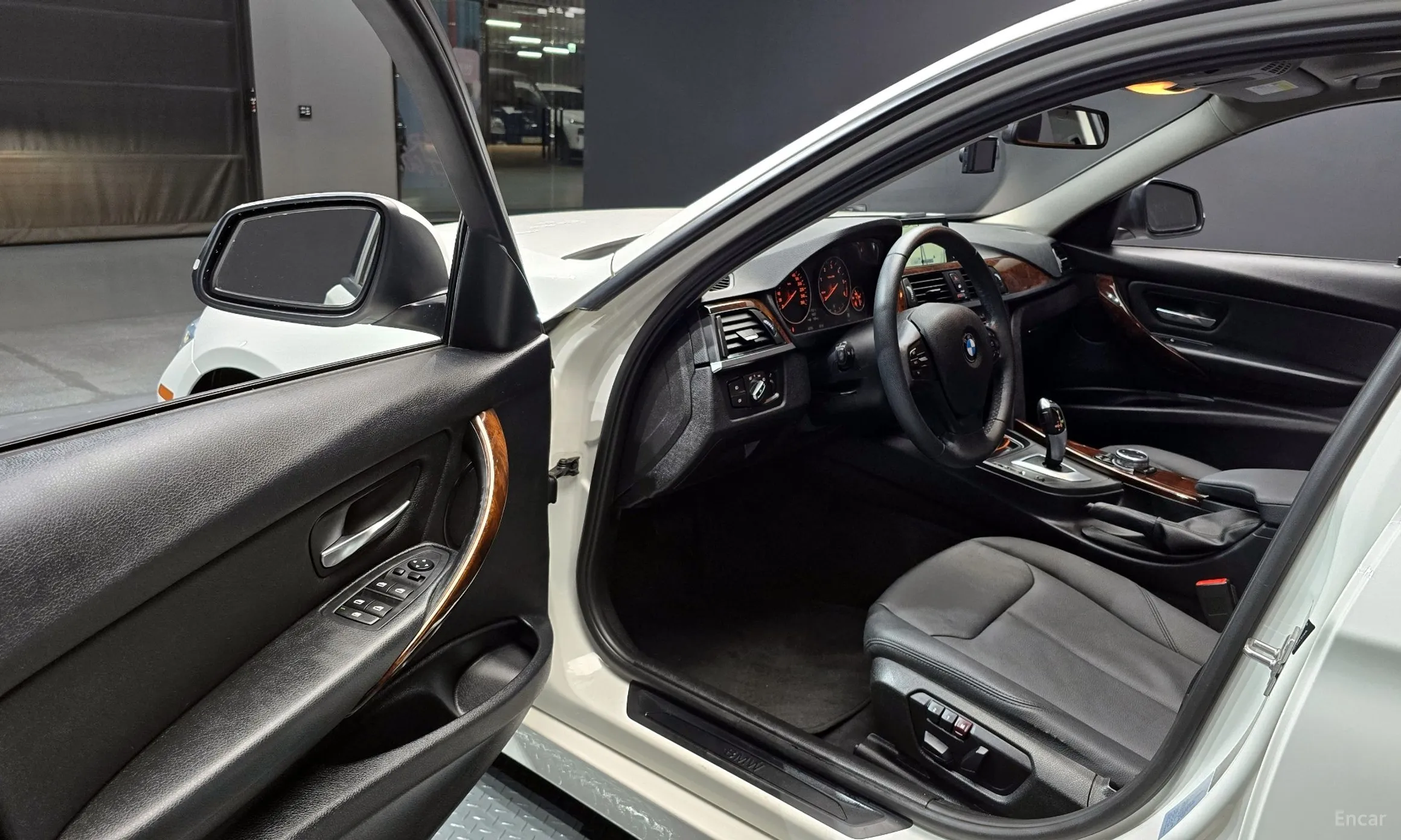BMW 3 Series (F30) превью 11