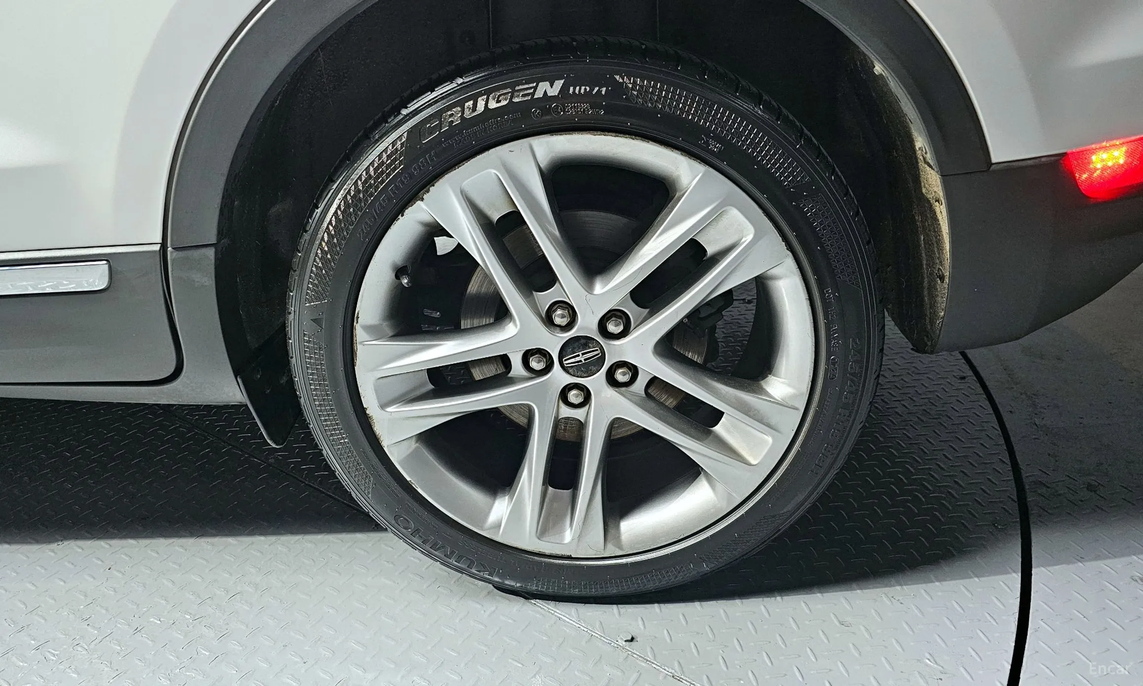 Lincoln MKC превью 5
