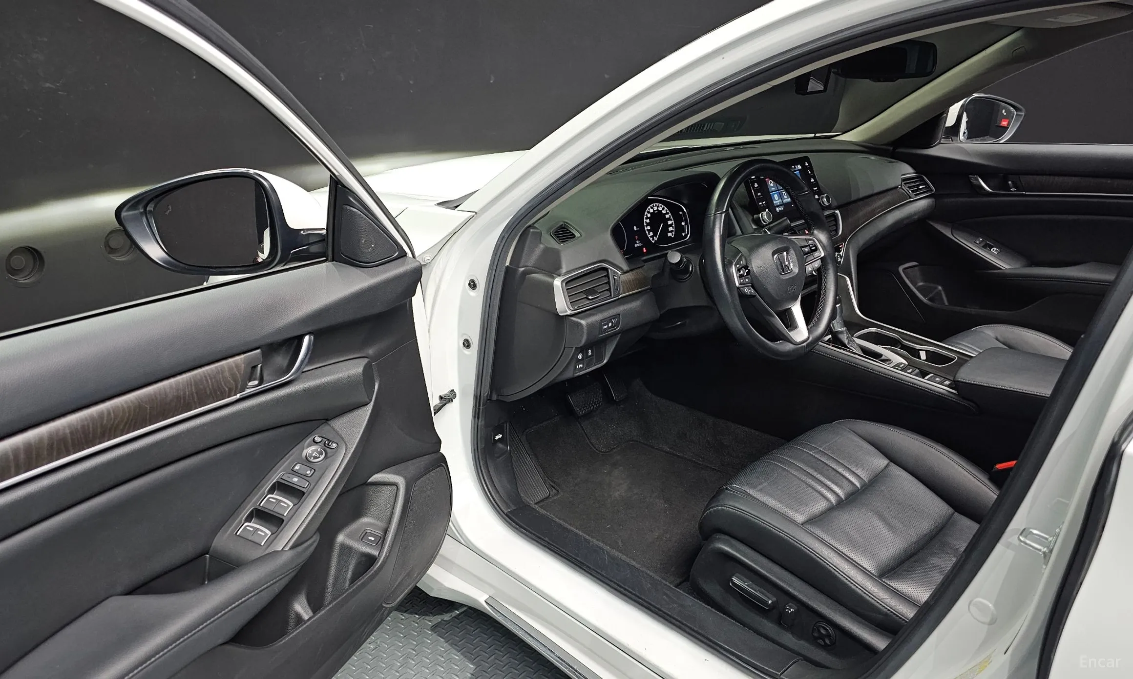 Honda Accord 10th Generation превью 11