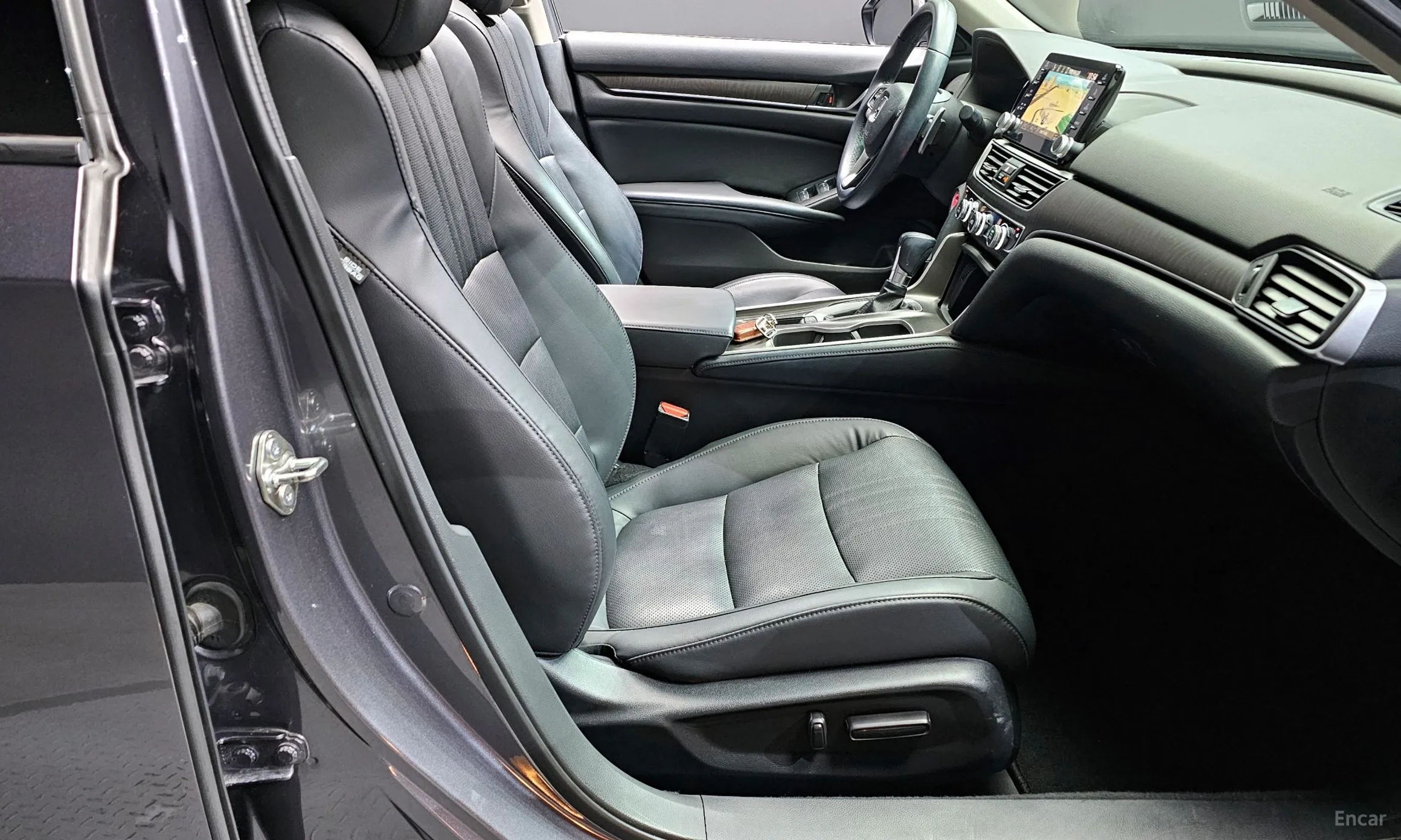 Honda Accord 10th Generation превью 11