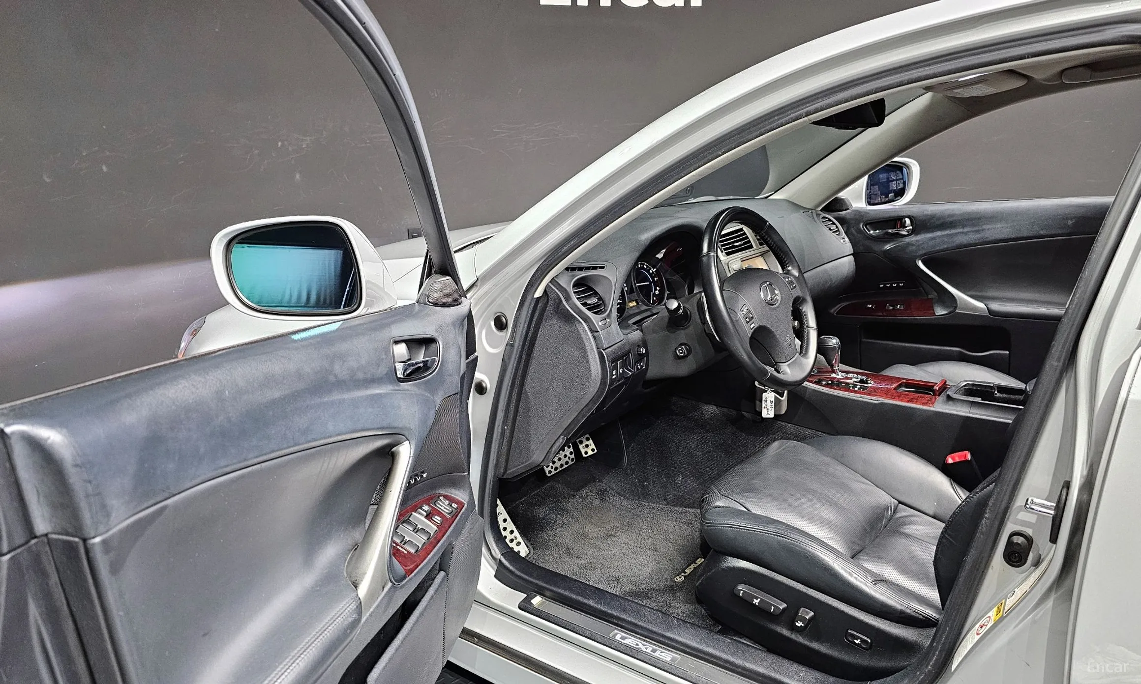 Lexus IS250 превью 11
