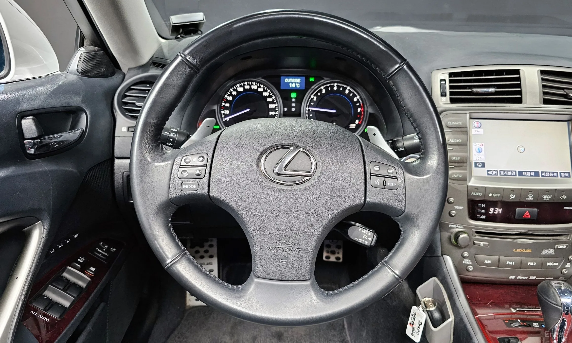 Lexus IS250 превью 13