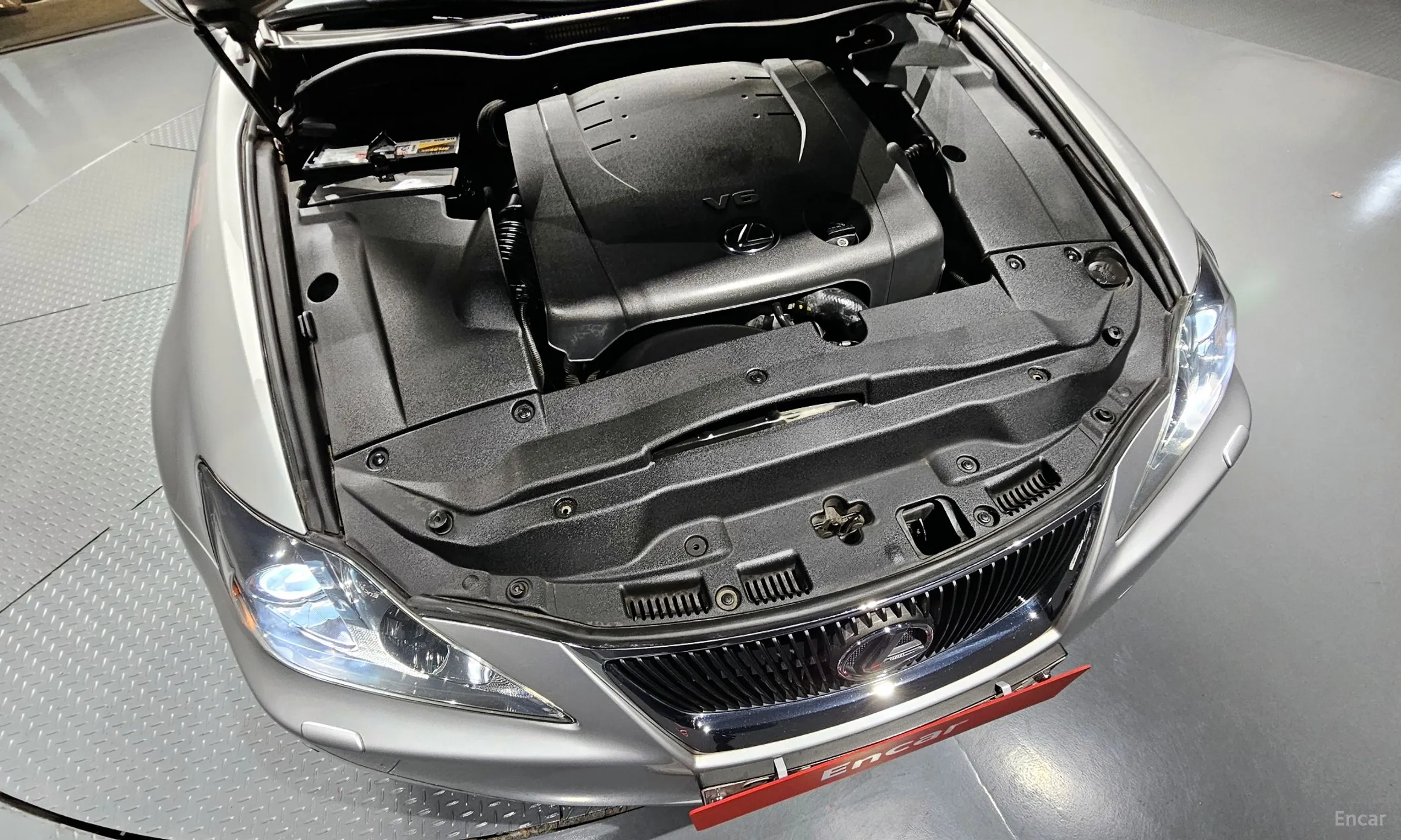 Lexus IS250 превью 6