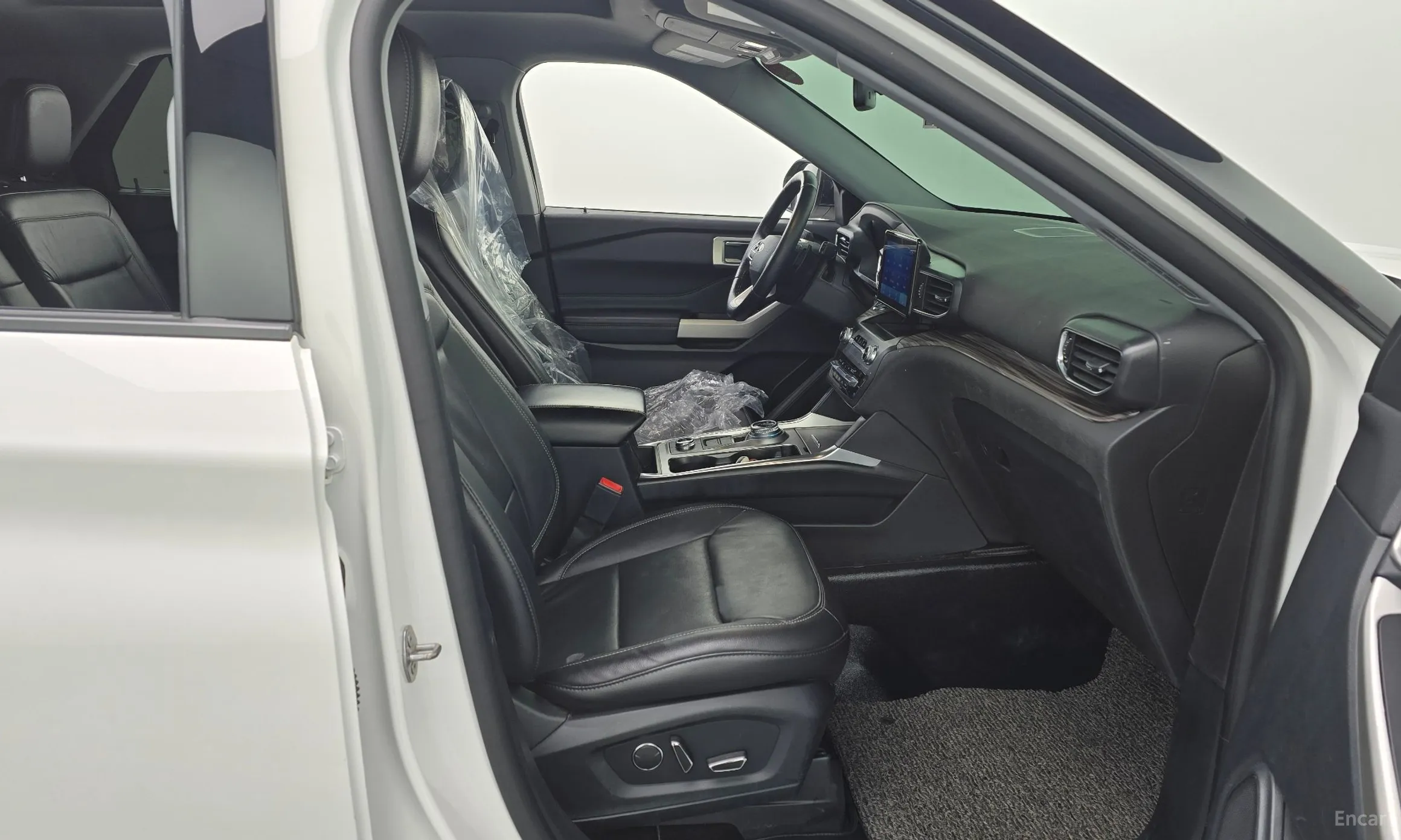 Ford Explorer 6th Generation превью 11