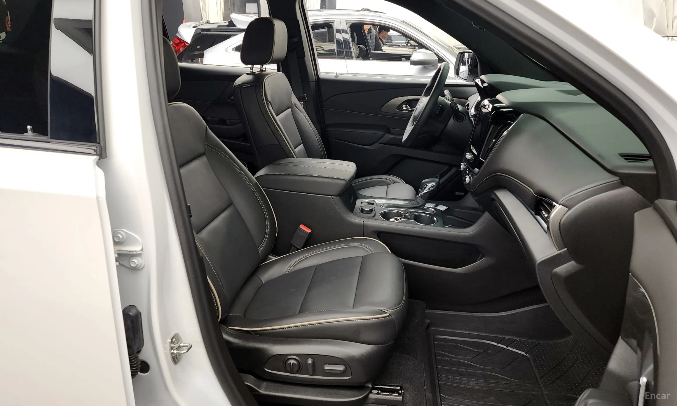 Chevrolet (GM Daewoo) Traverse превью 11