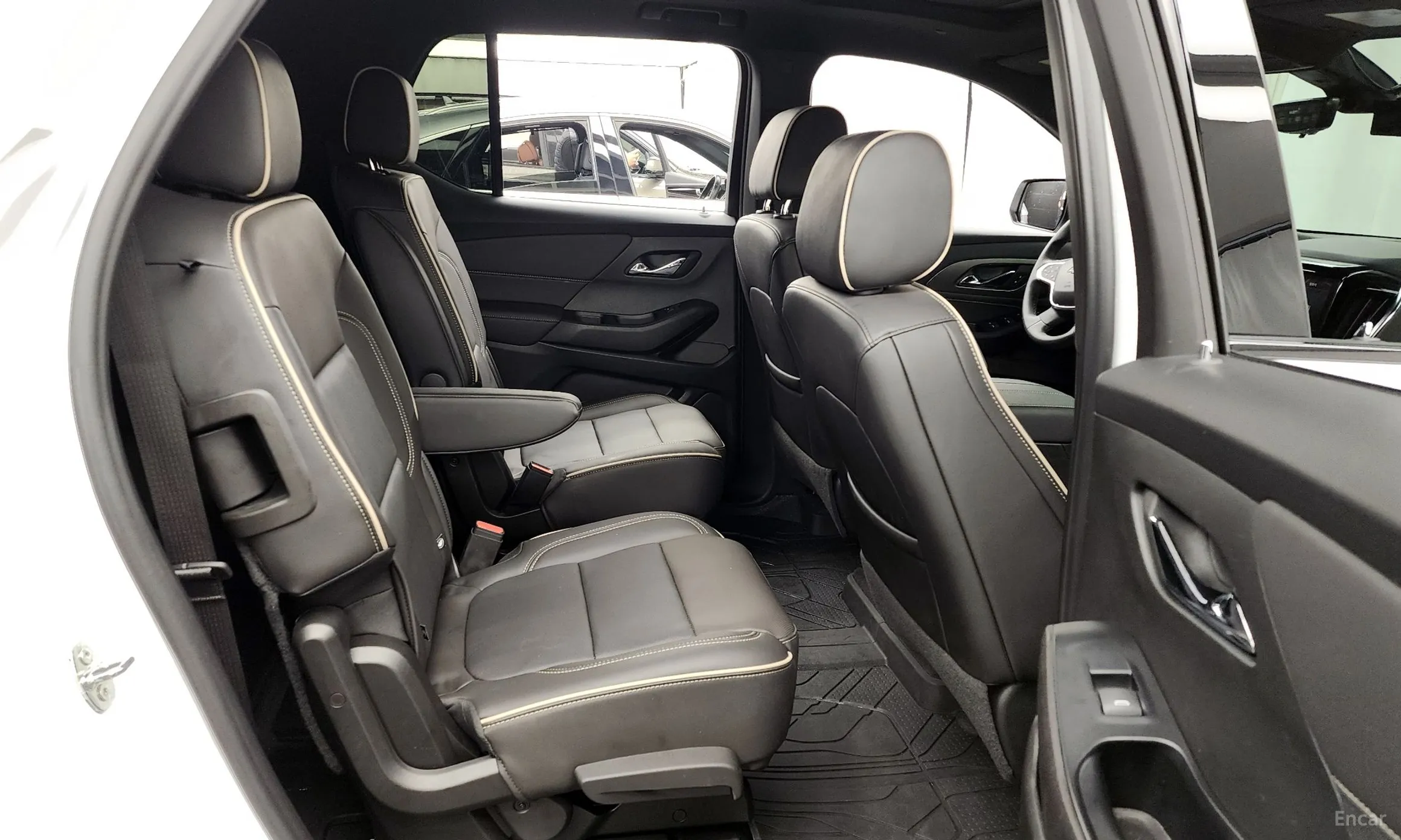 Chevrolet (GM Daewoo) Traverse превью 12