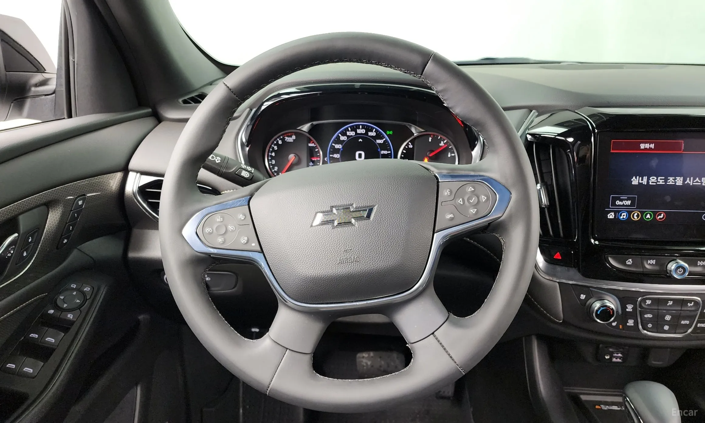 Chevrolet (GM Daewoo) Traverse превью 13