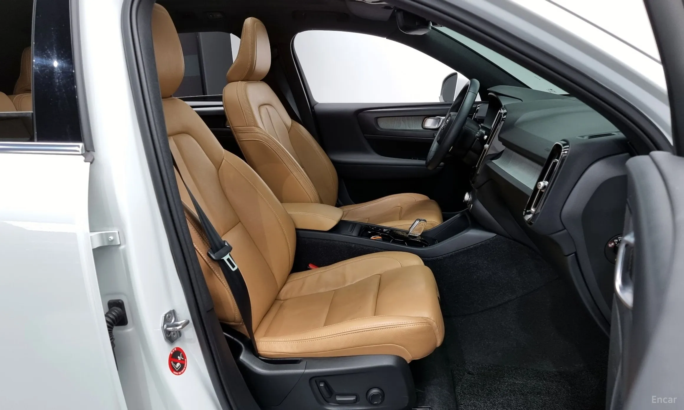 Volvo XC40 превью 11