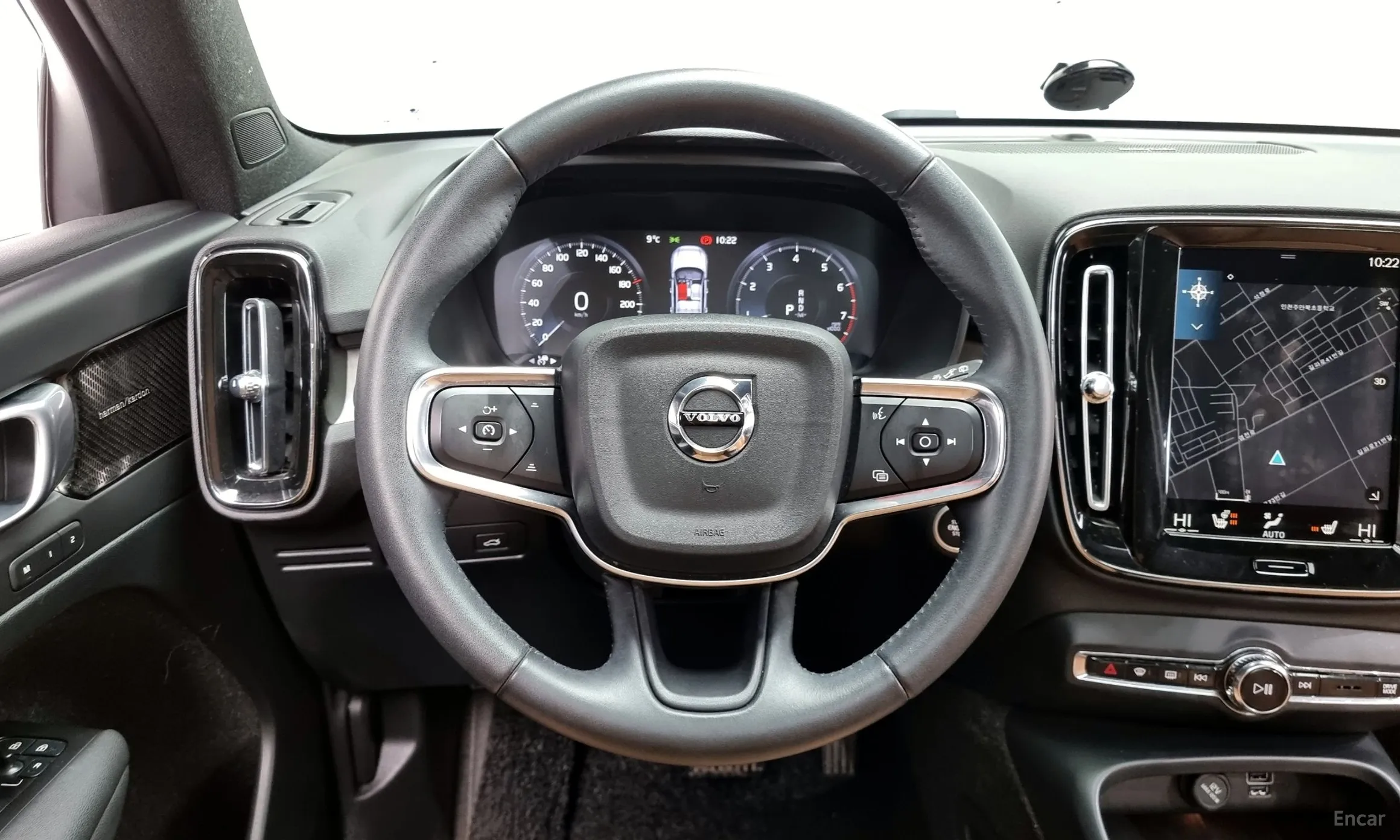 Volvo XC40 превью 13
