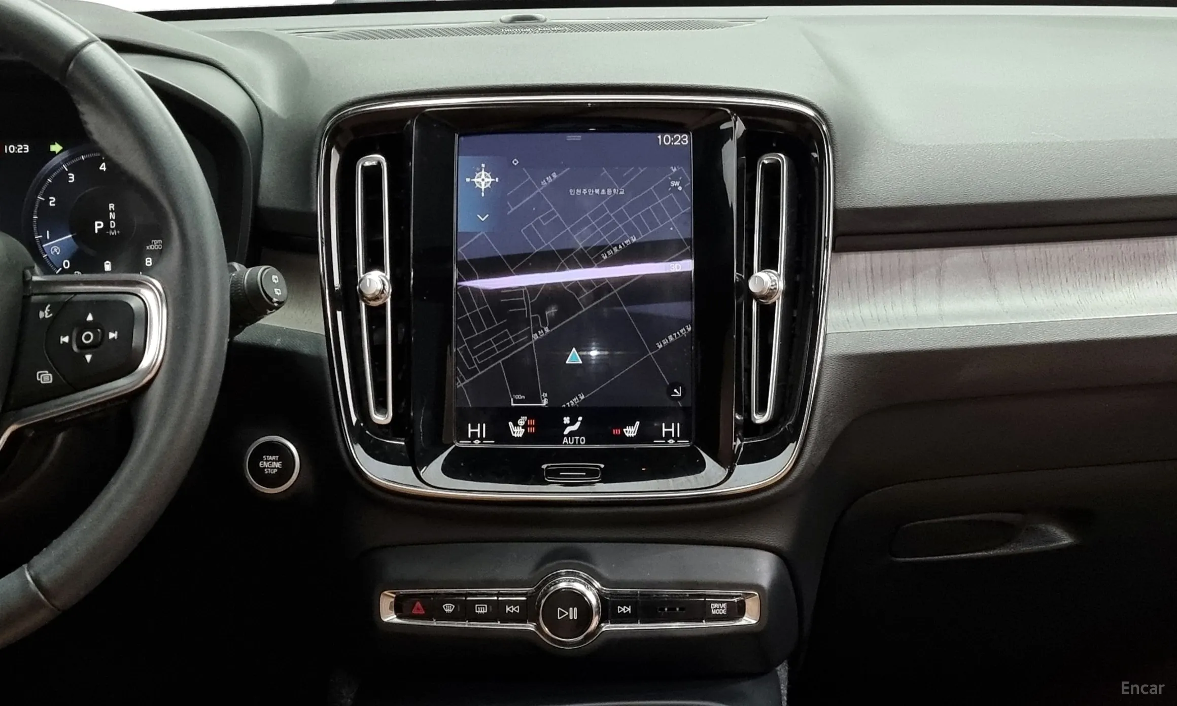 Volvo XC40 превью 14