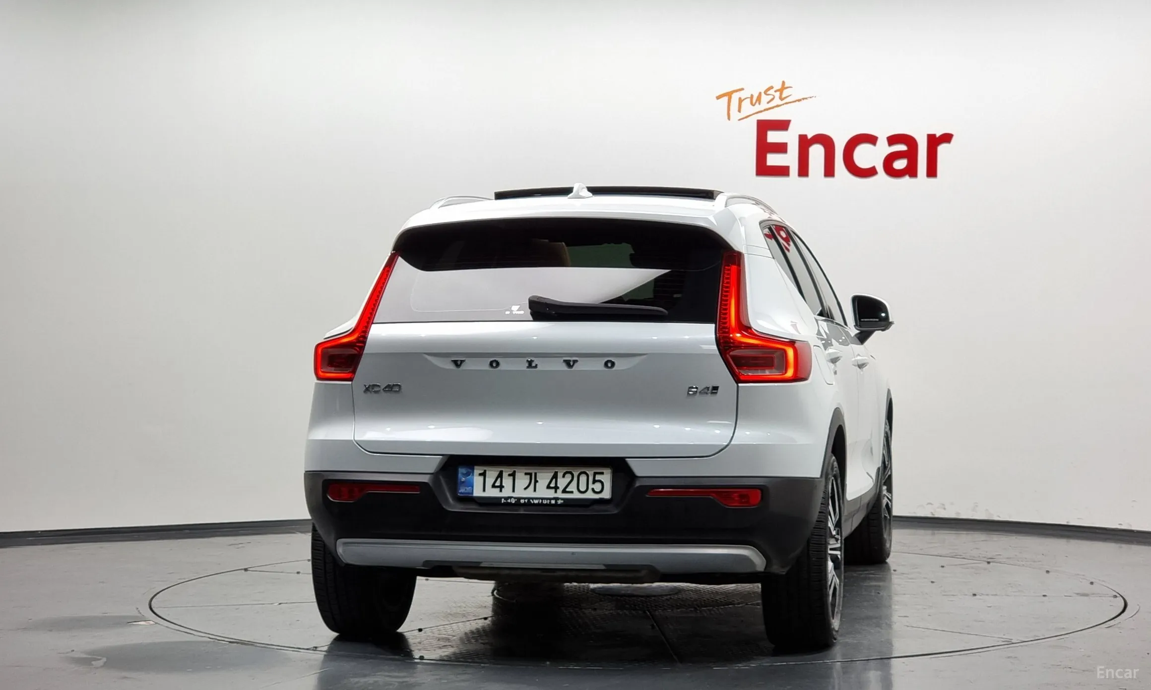 Volvo XC40 превью 4