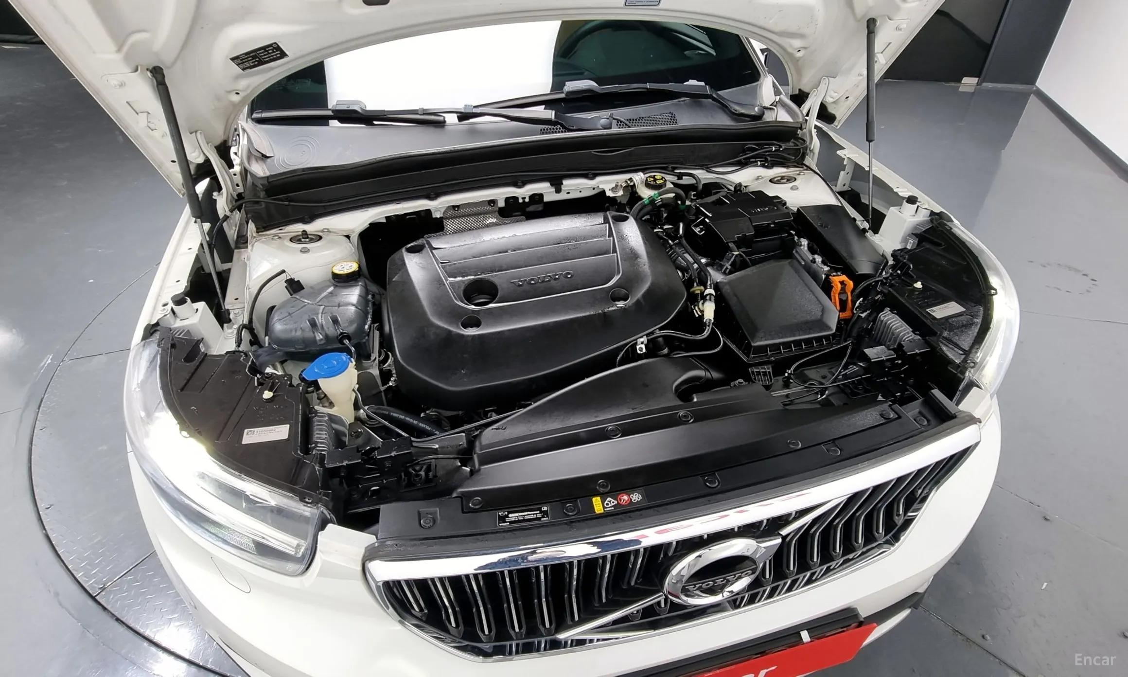 Volvo XC40 превью 6