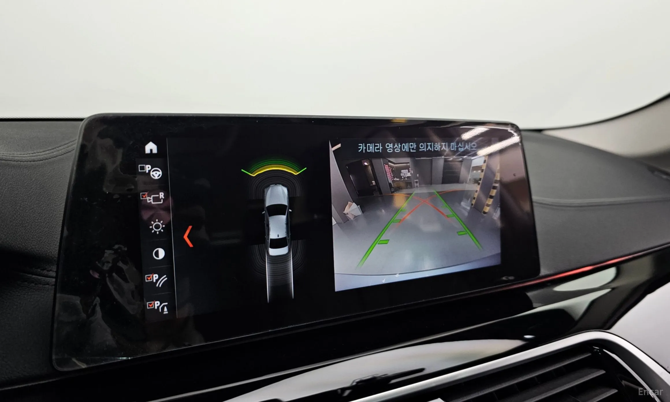 BMW 5 Series (G30) превью 15