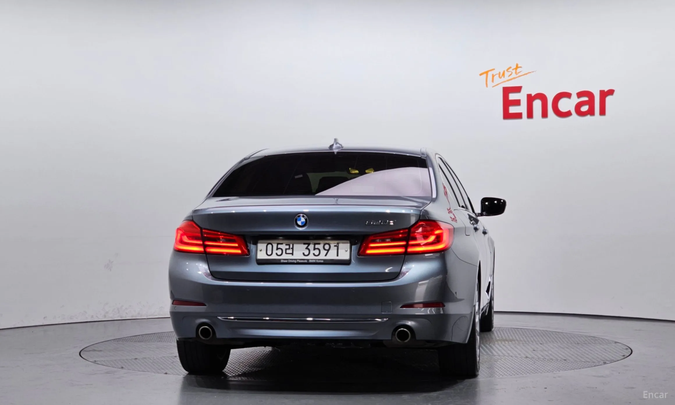 BMW 5 Series (G30) превью 4