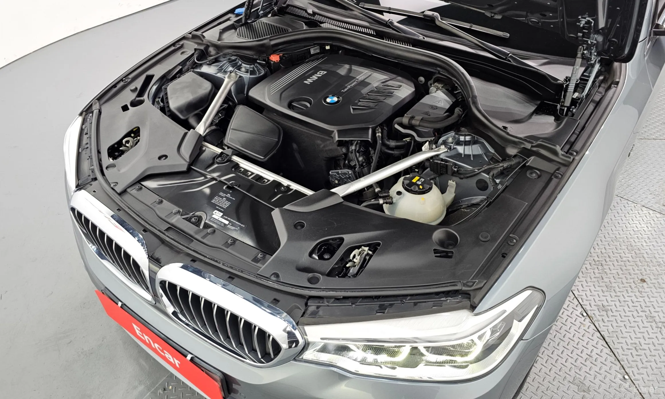 BMW 5 Series (G30) превью 6