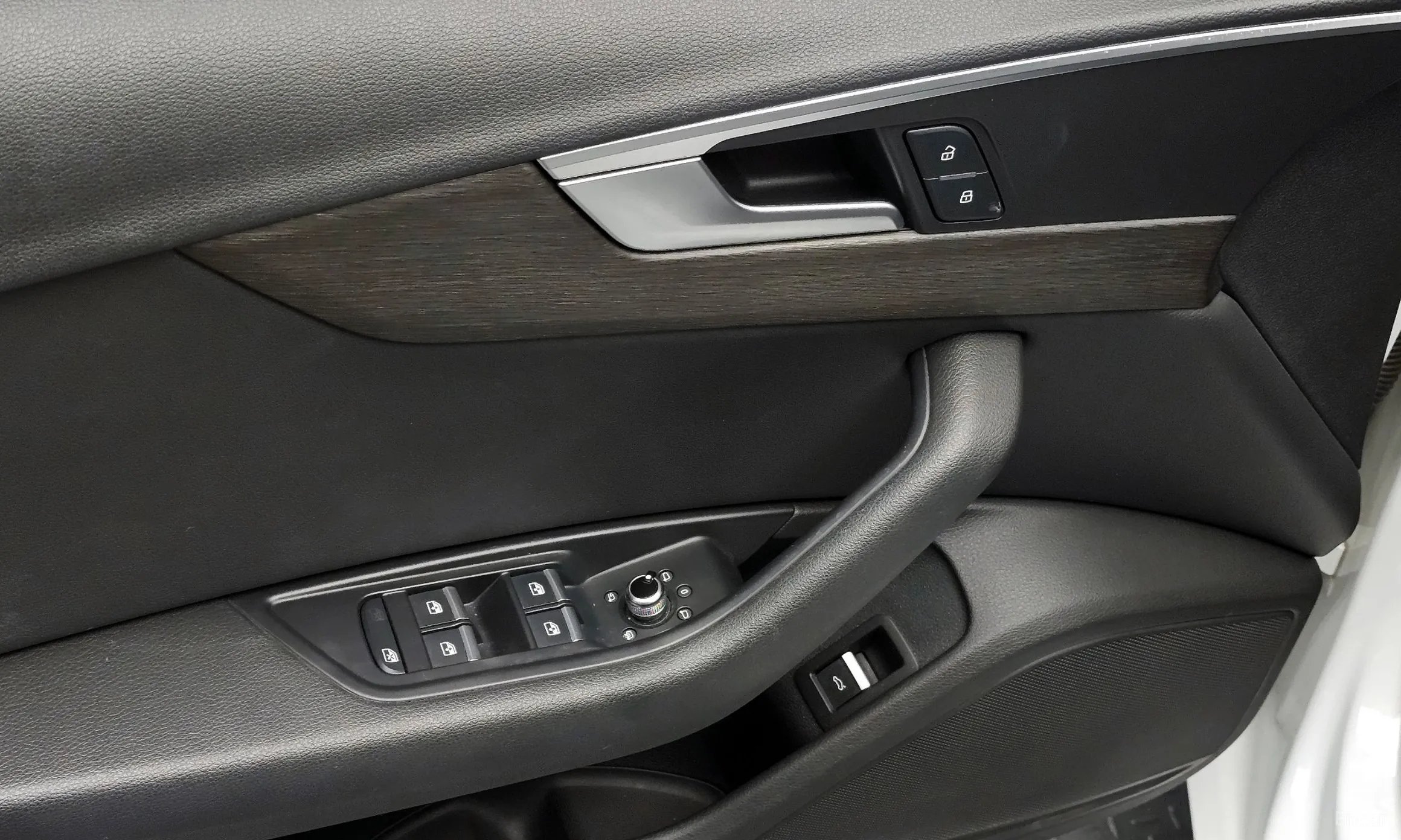 Audi A4 (B9) превью 19