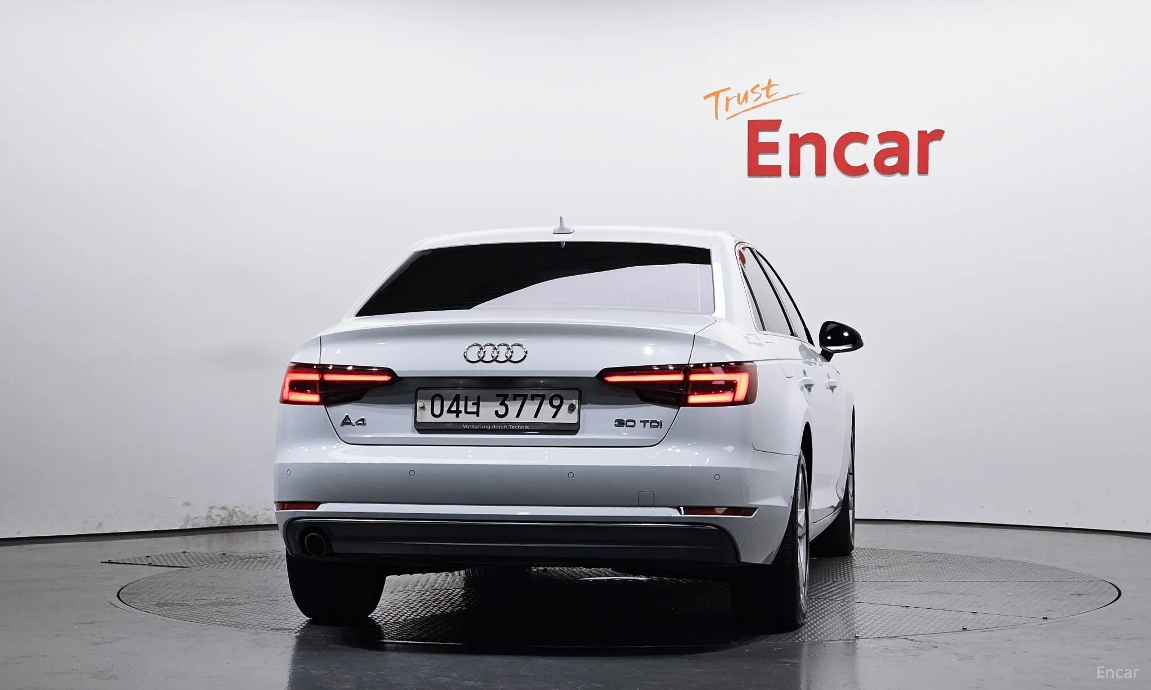 Audi A4 (B9) превью 4