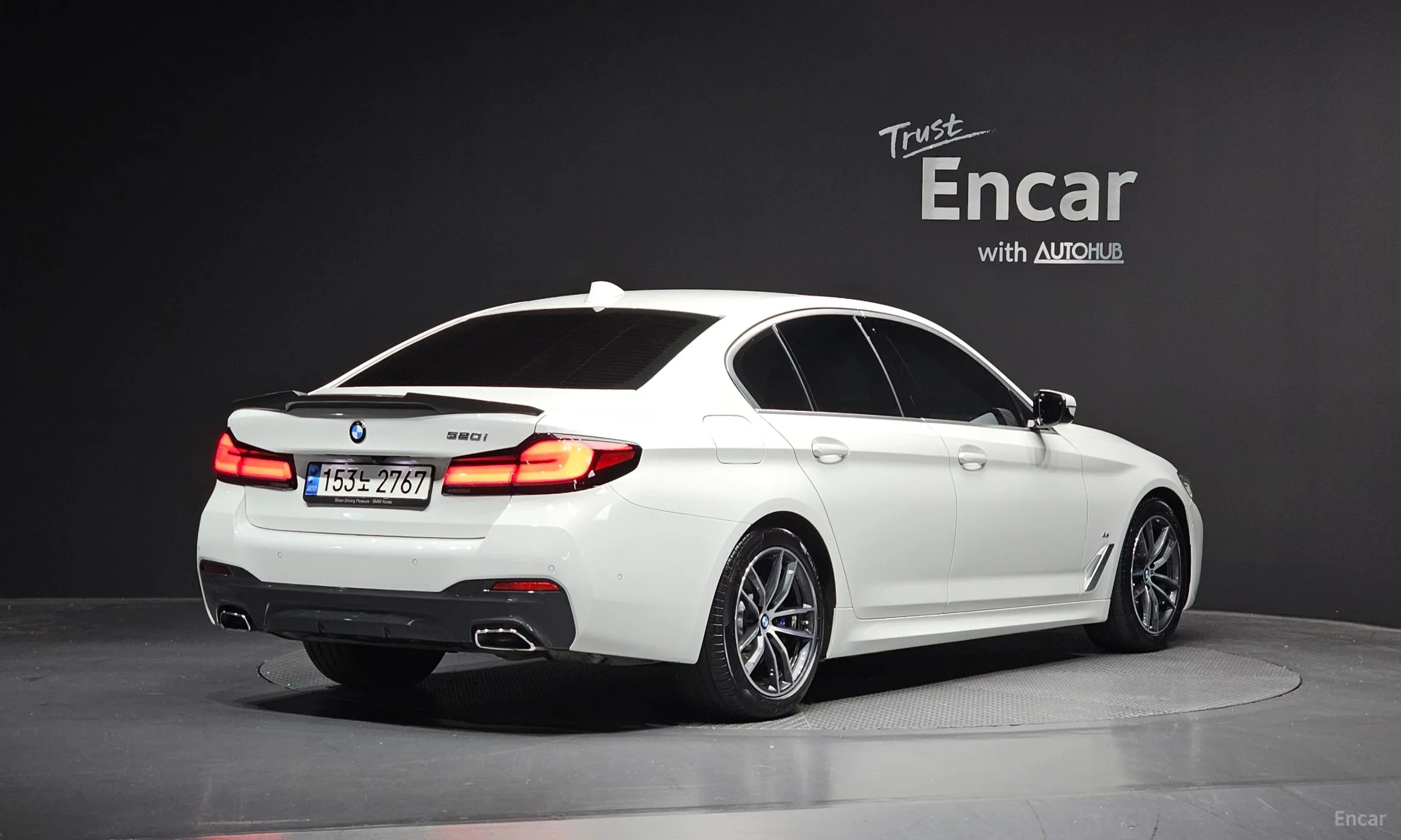 BMW 5 Series (G30) превью 2