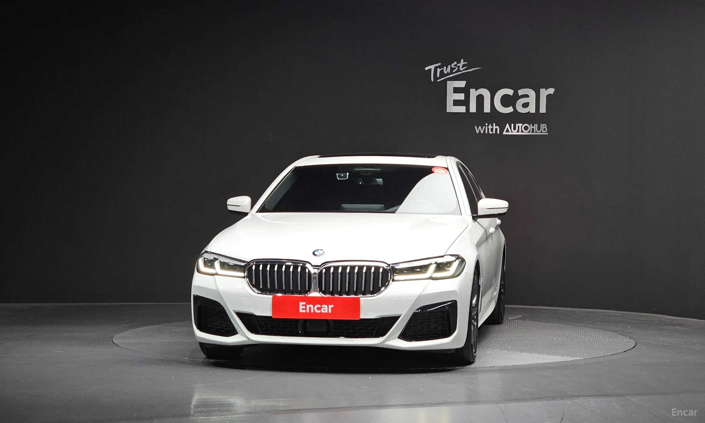BMW 5 Series (G30) превью 3