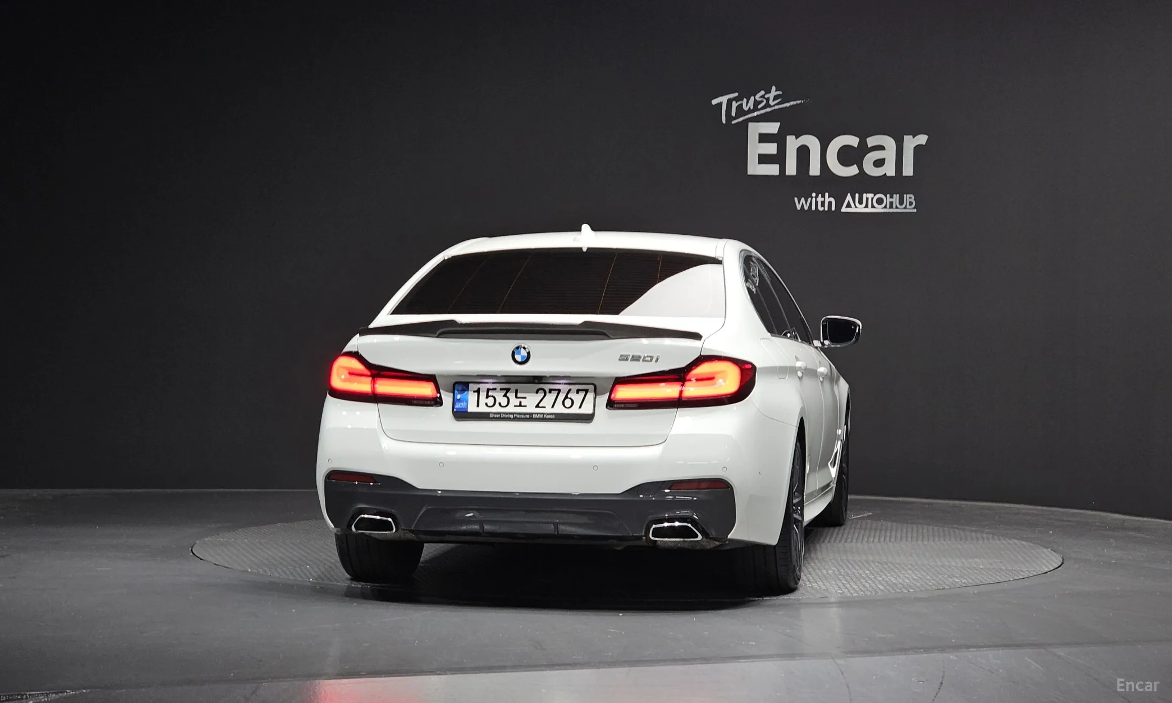 BMW 5 Series (G30) превью 4