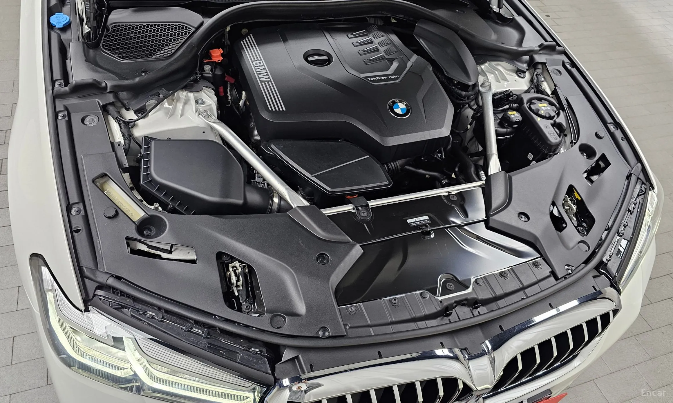 BMW 5 Series (G30) превью 6