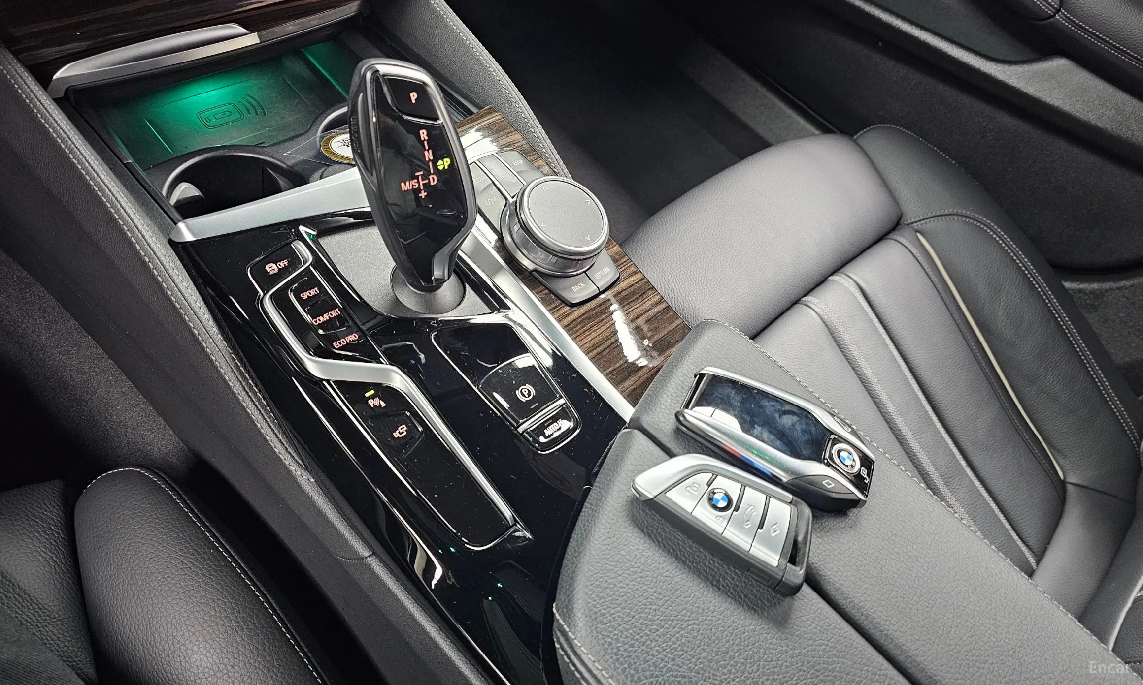BMW 5 Series (G30) превью 9